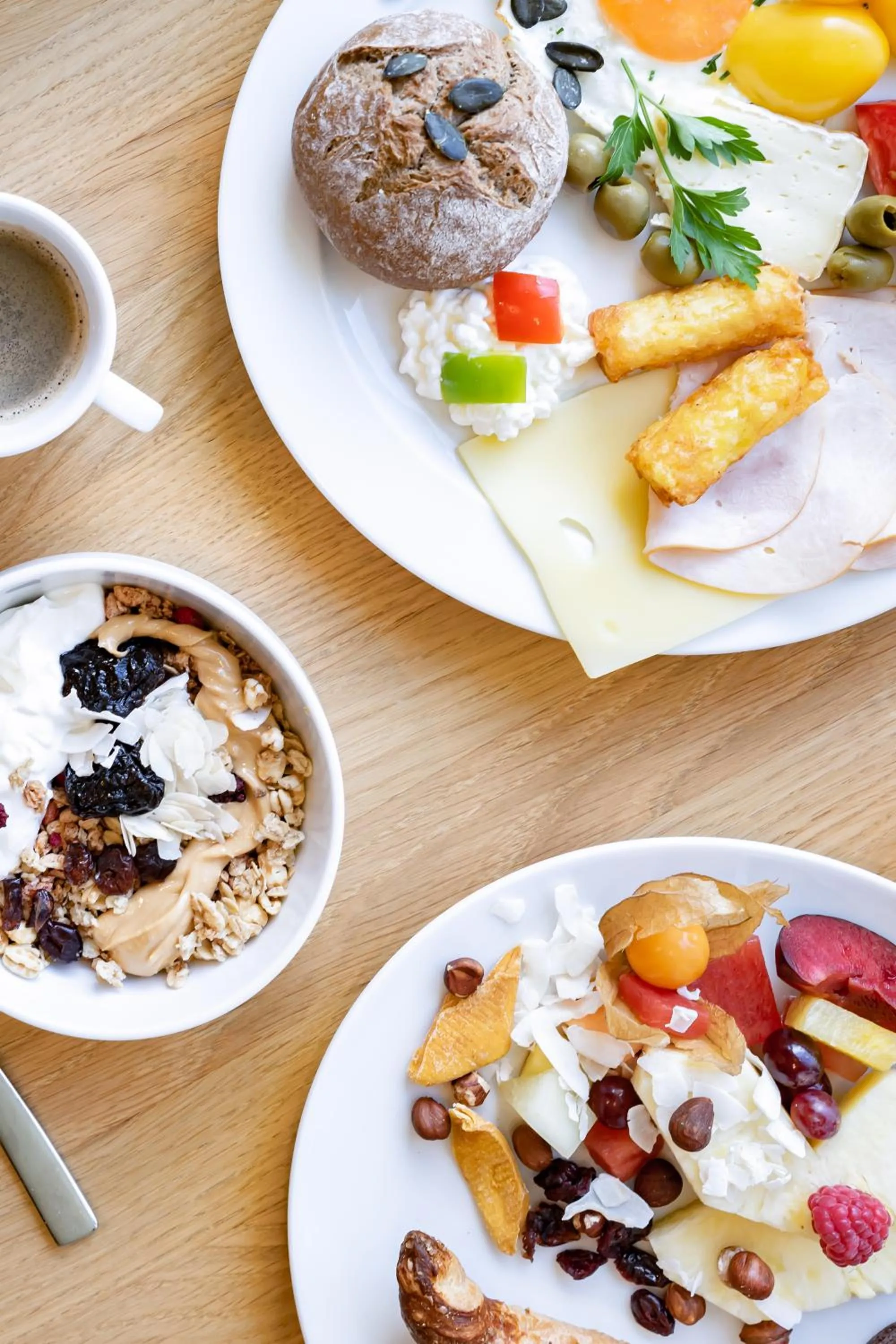 Breakfast in Essential by Dorint Basel City