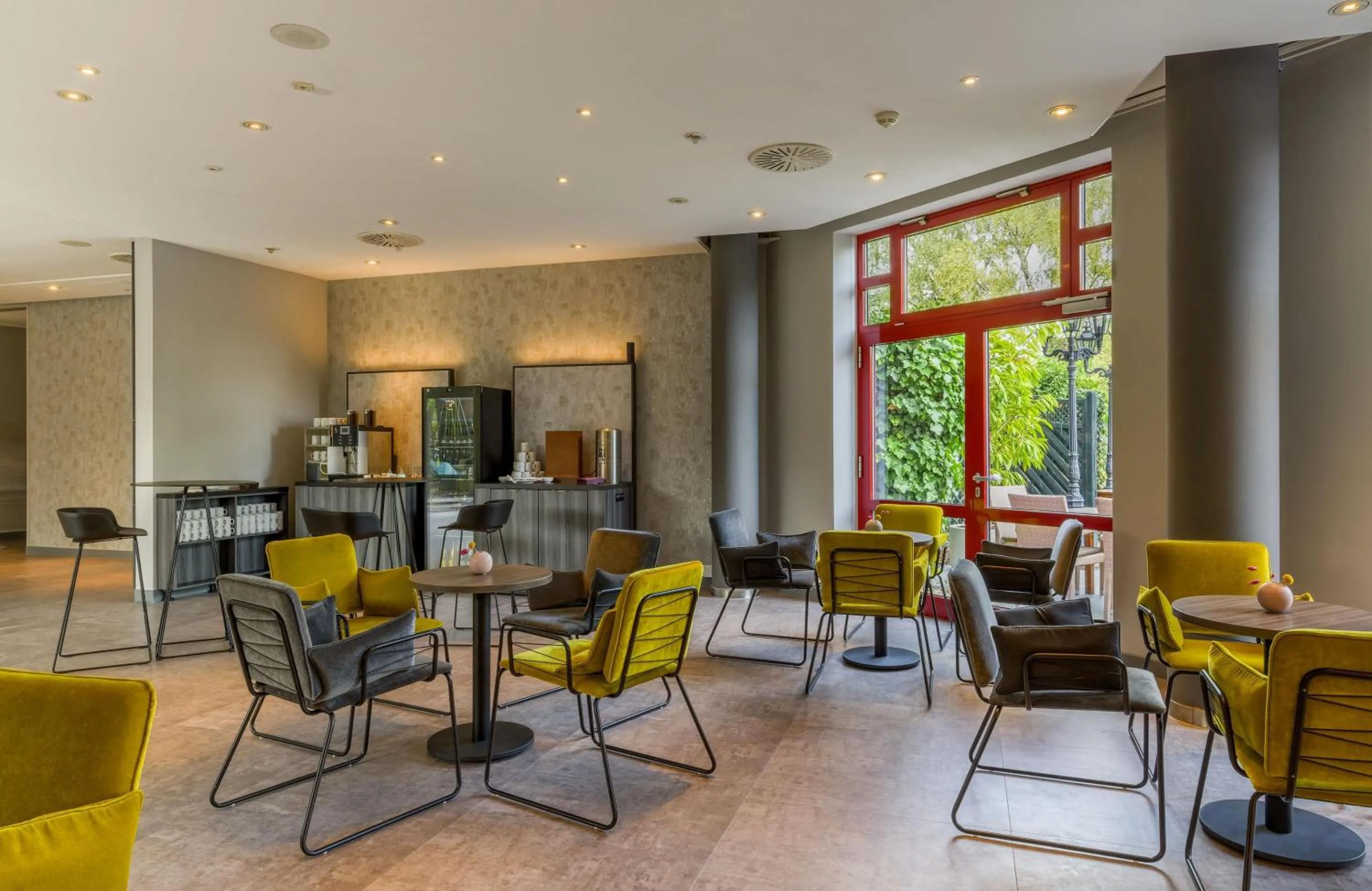 Lobby or reception in elaya hotel frankfurt oberursel