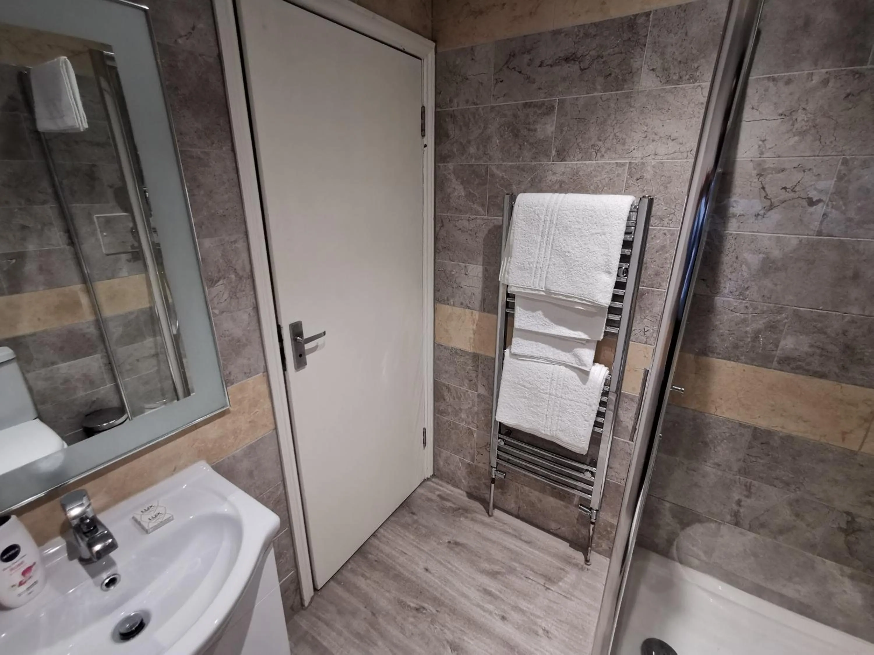 Shower in Aspire 860