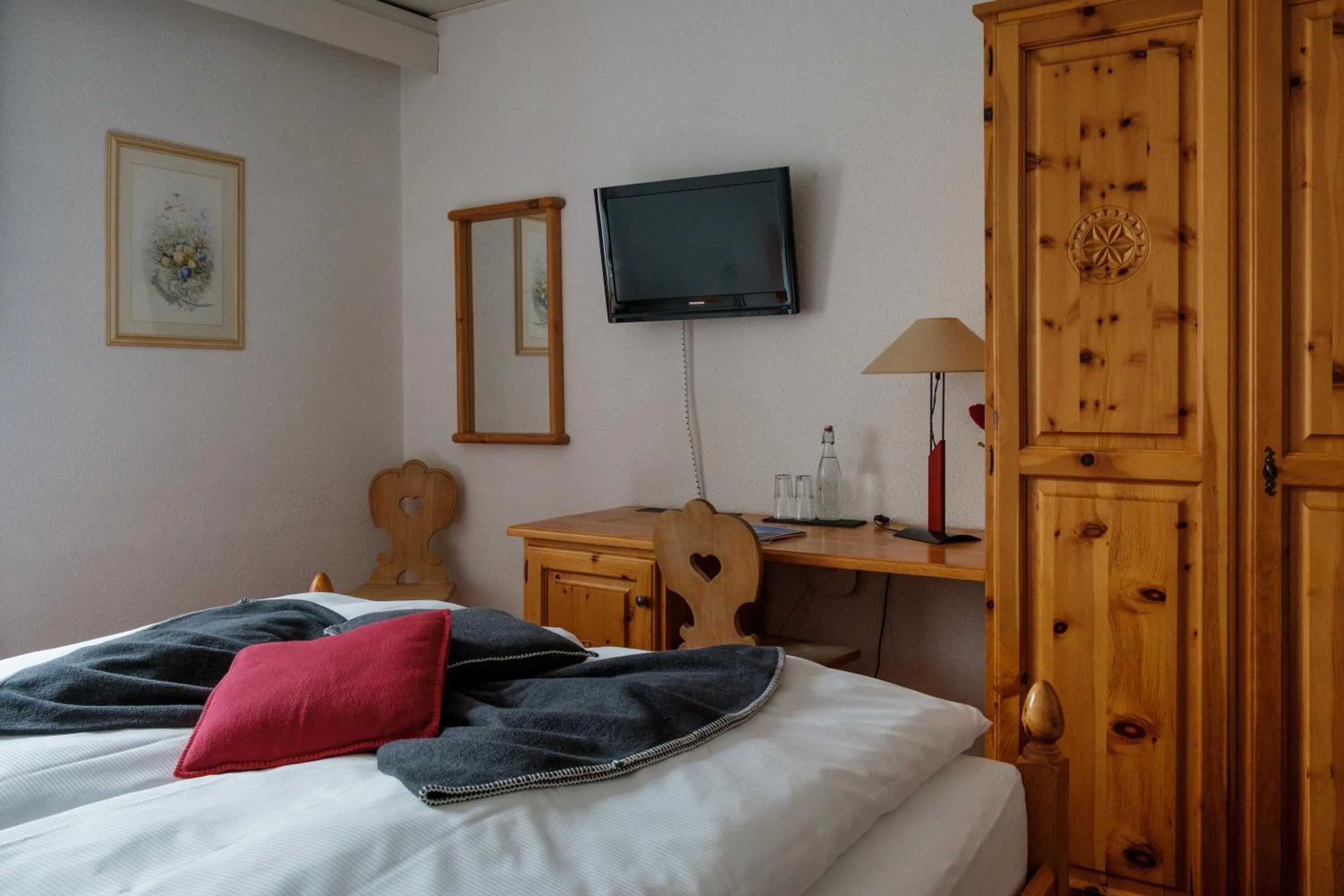 Photo of the whole room, Bed in Hotel Bernina