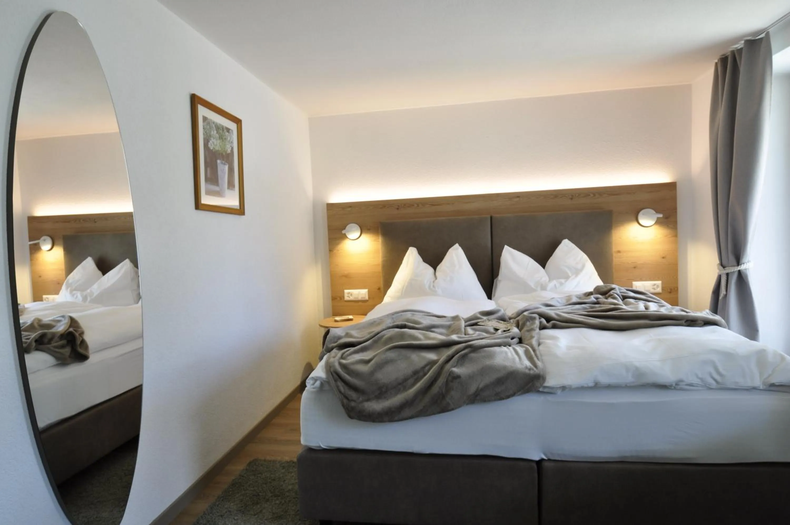 Photo of the whole room, Bed in Hotel Bernina