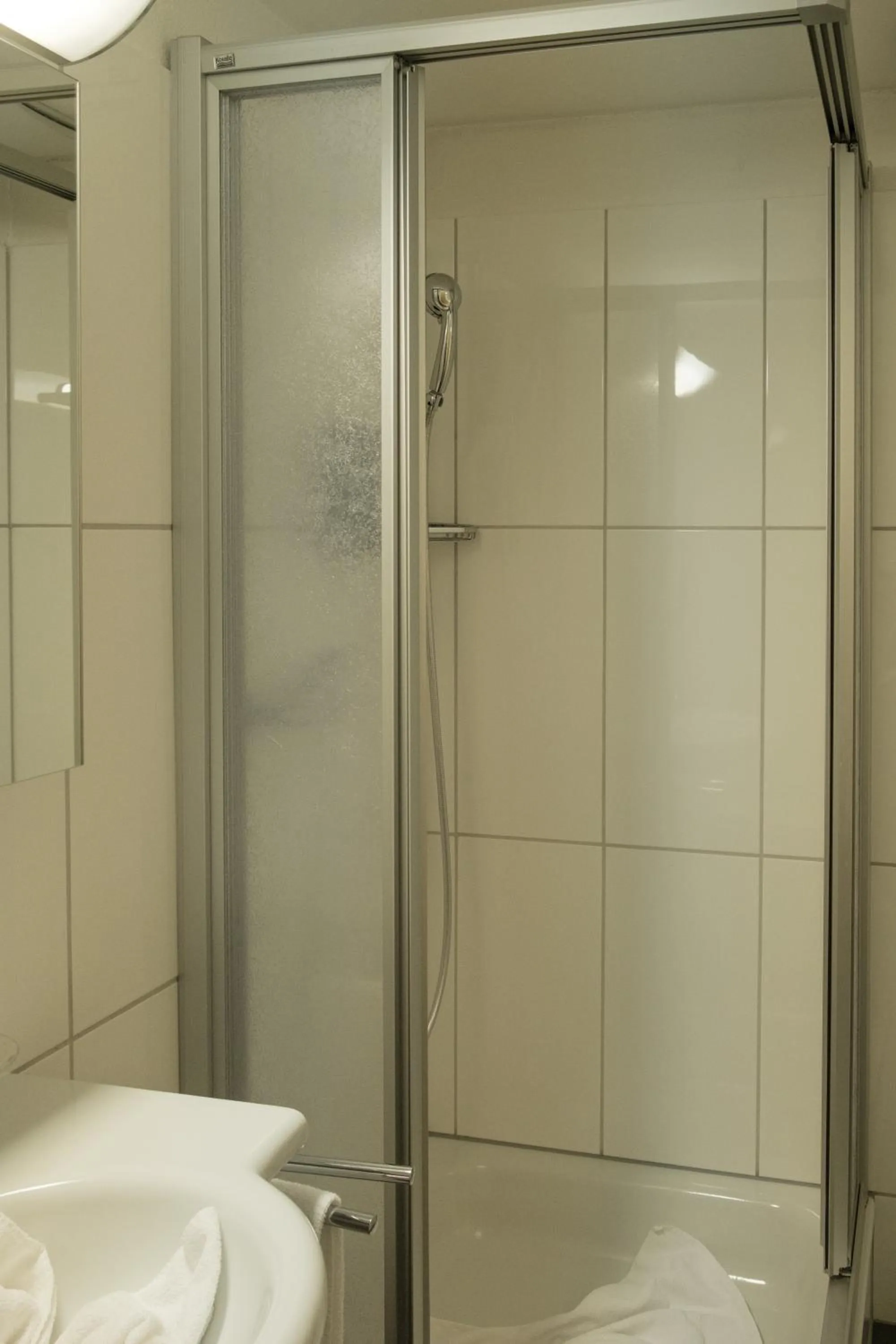 Shower in Hotel Bernina