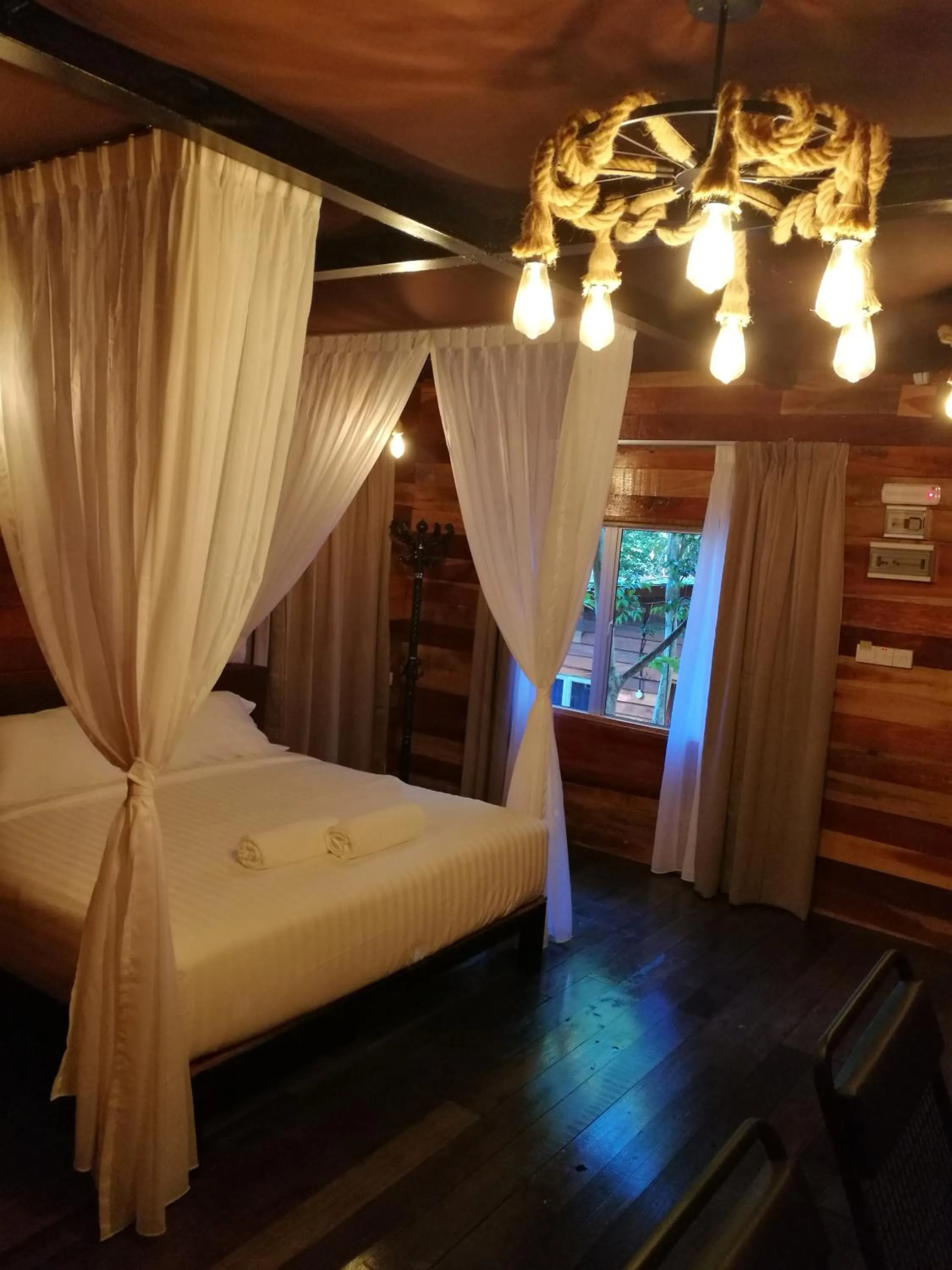 Bed in Utan Teluk Nipah