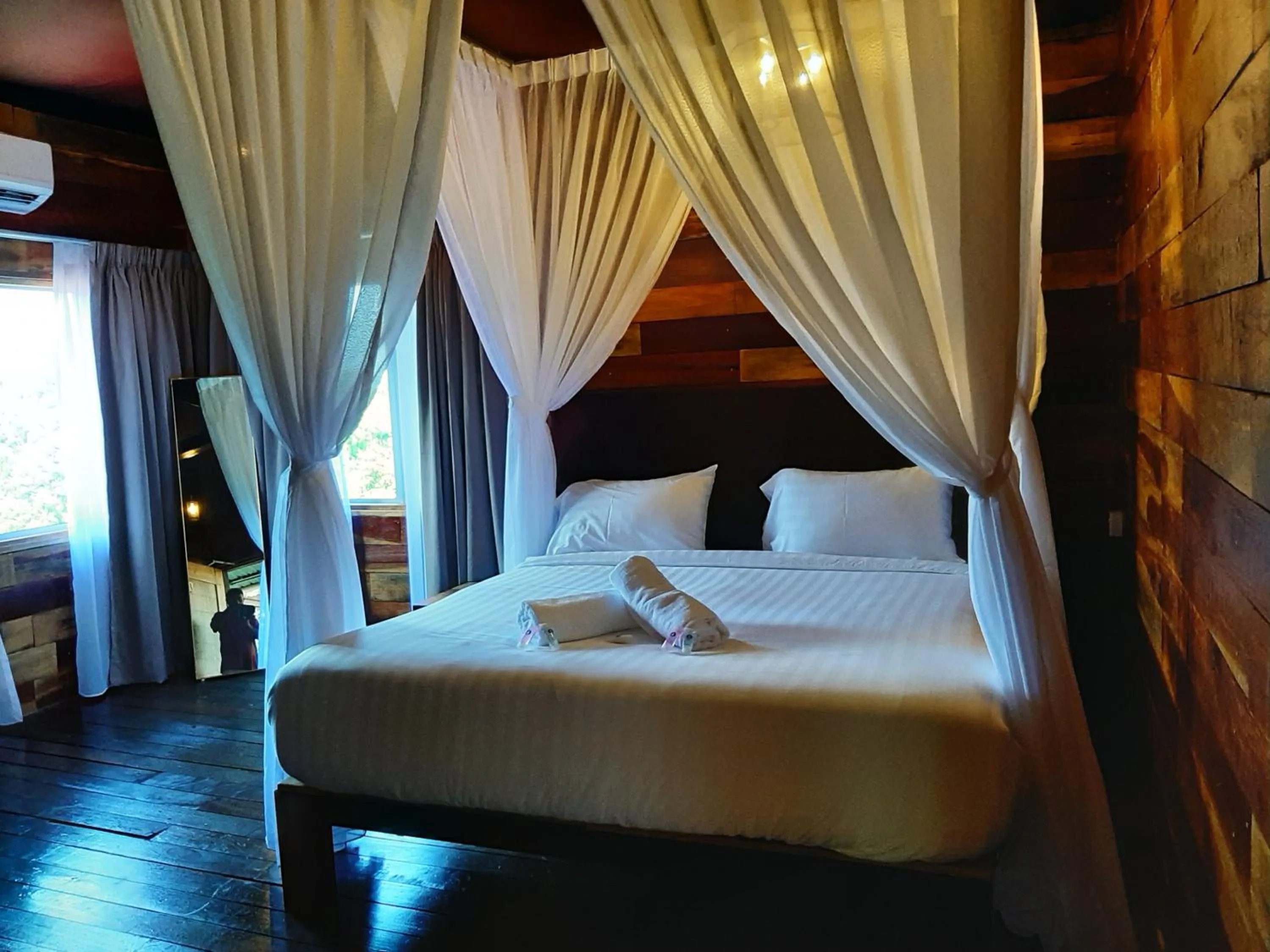 Bed in Utan Teluk Nipah