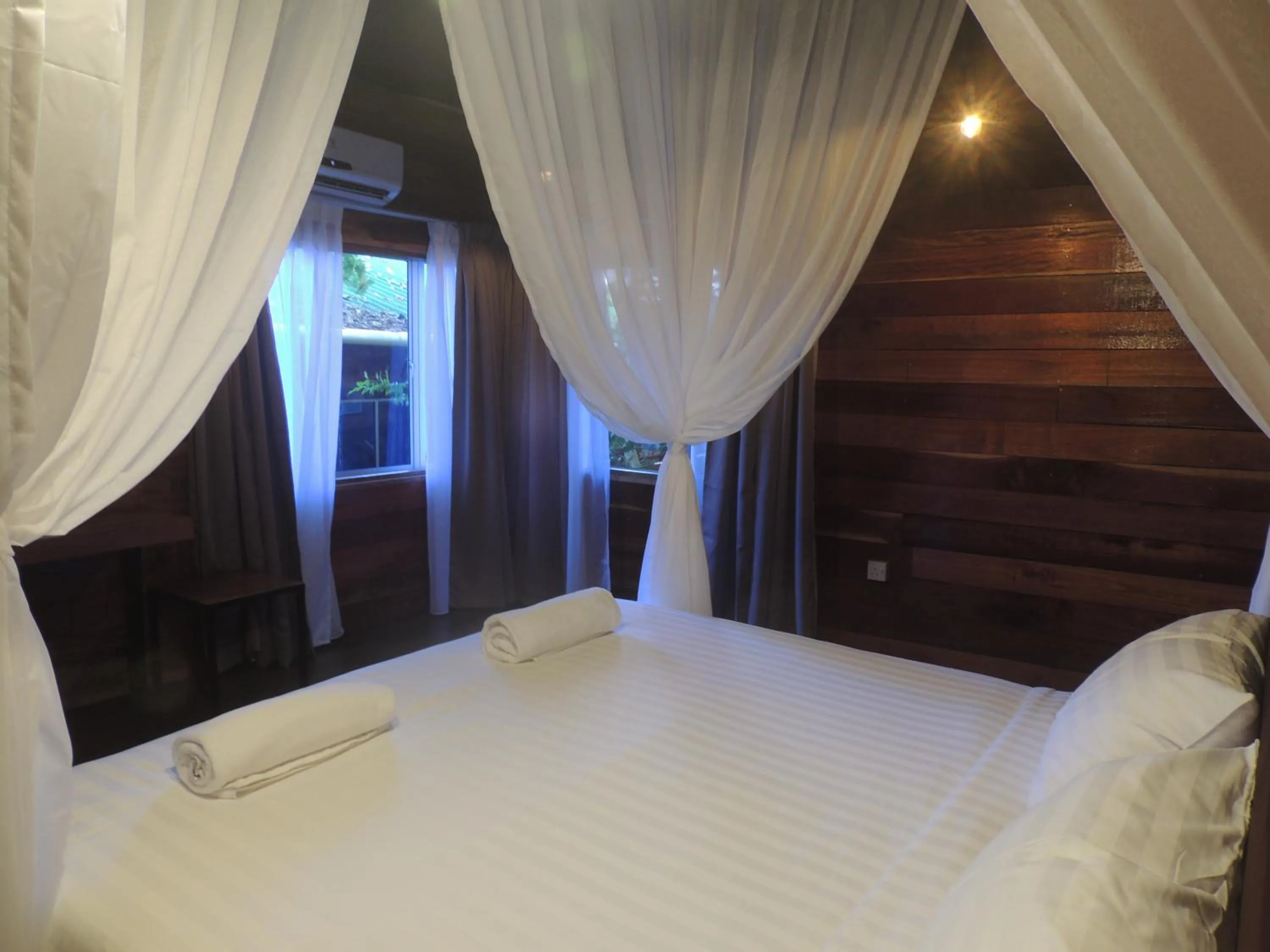 Bed in Utan Teluk Nipah