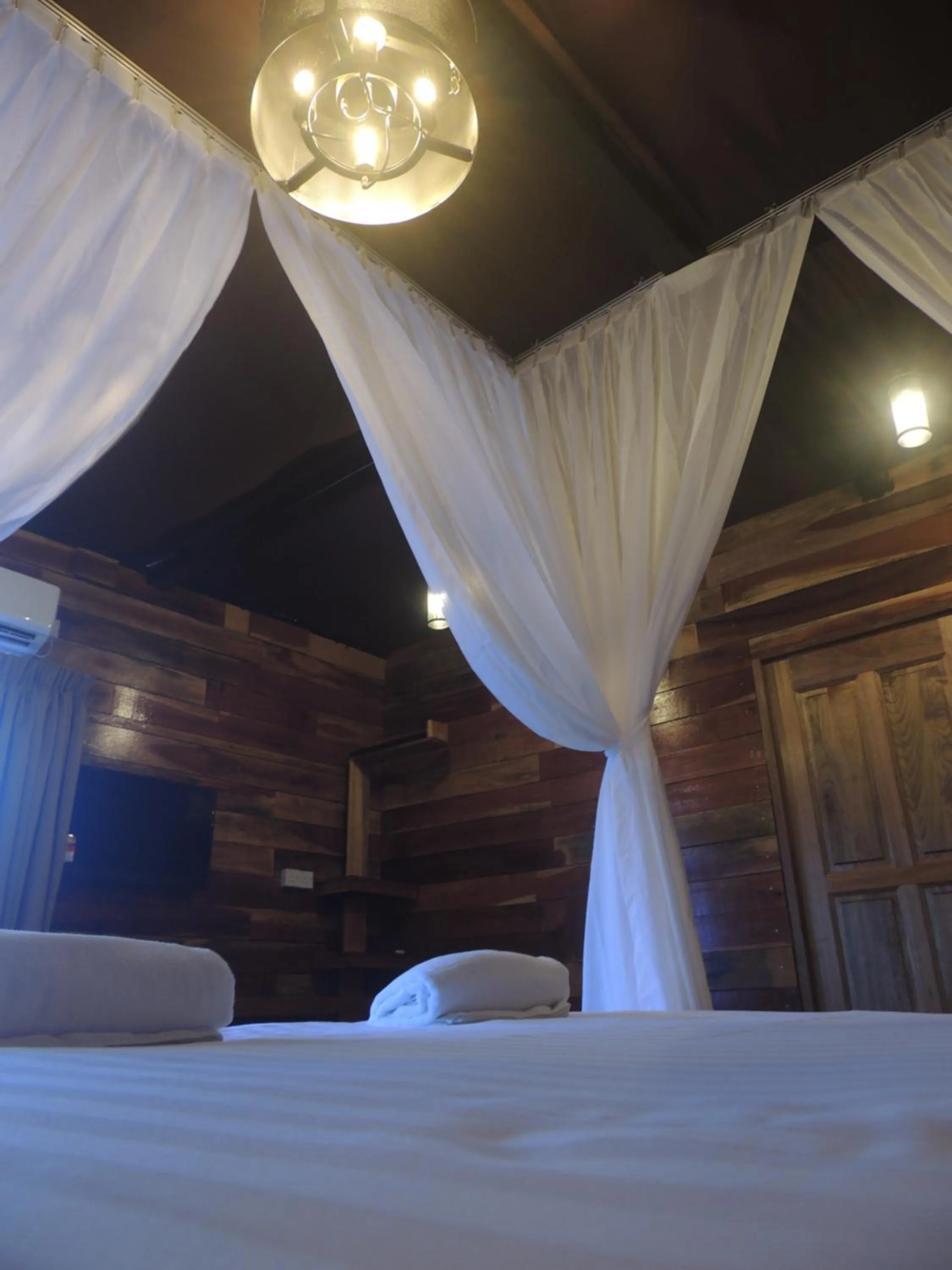 Bed in Utan Teluk Nipah