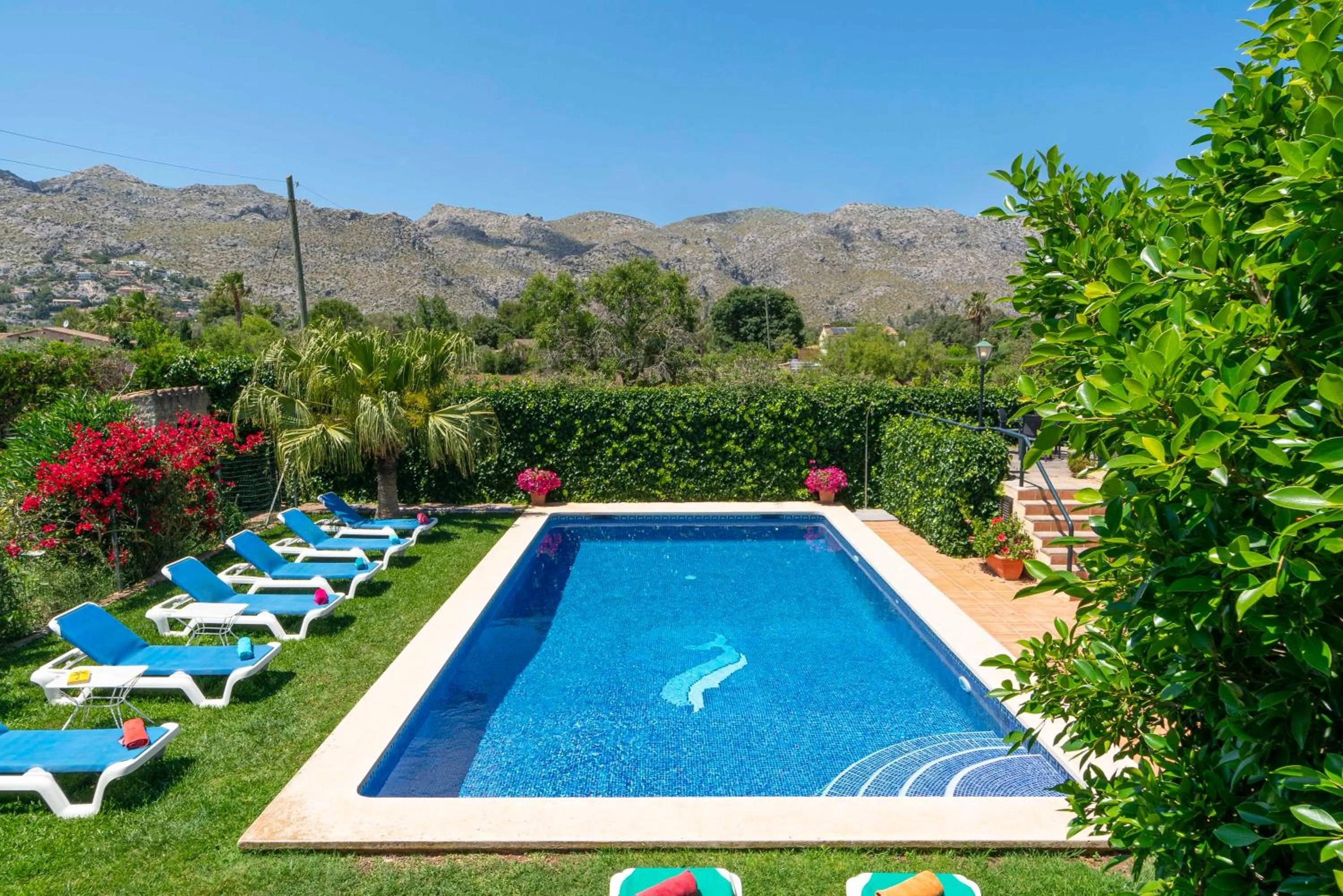 Swimming pool in Family villa can Tomeu By homevillas360