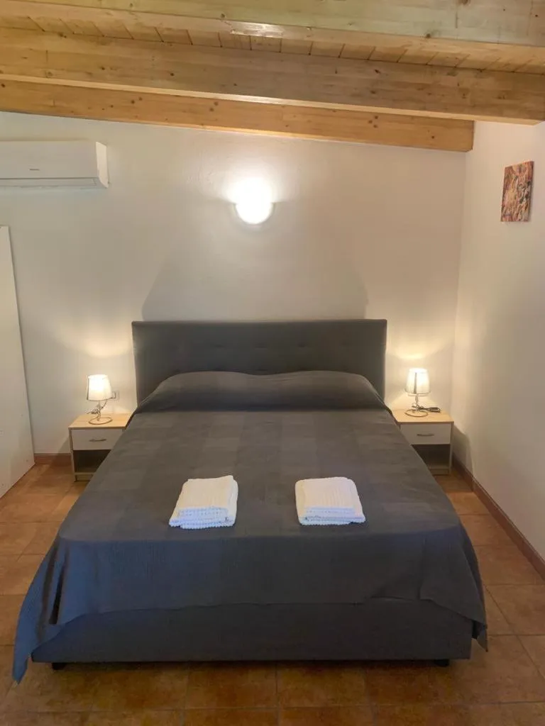 B&B BUICOVILLE CAMEROTA