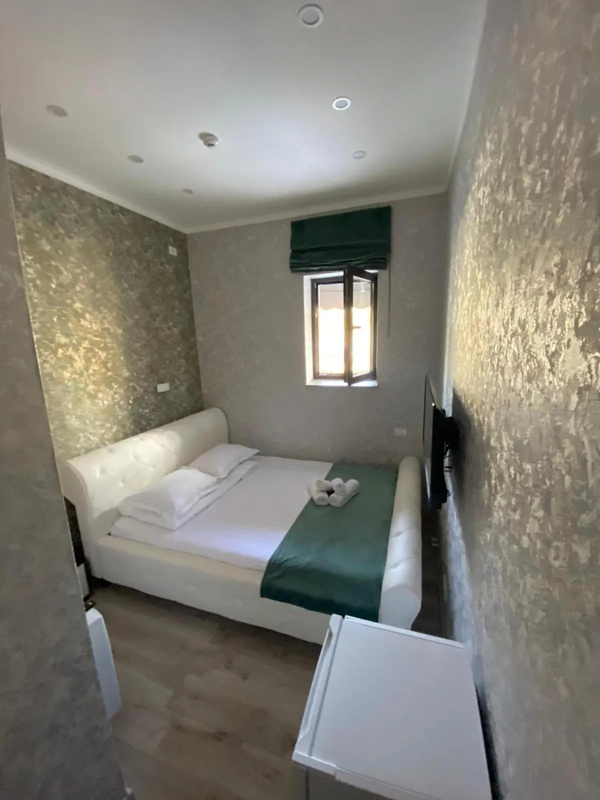 Bed in Arizet Boutique Mamaia