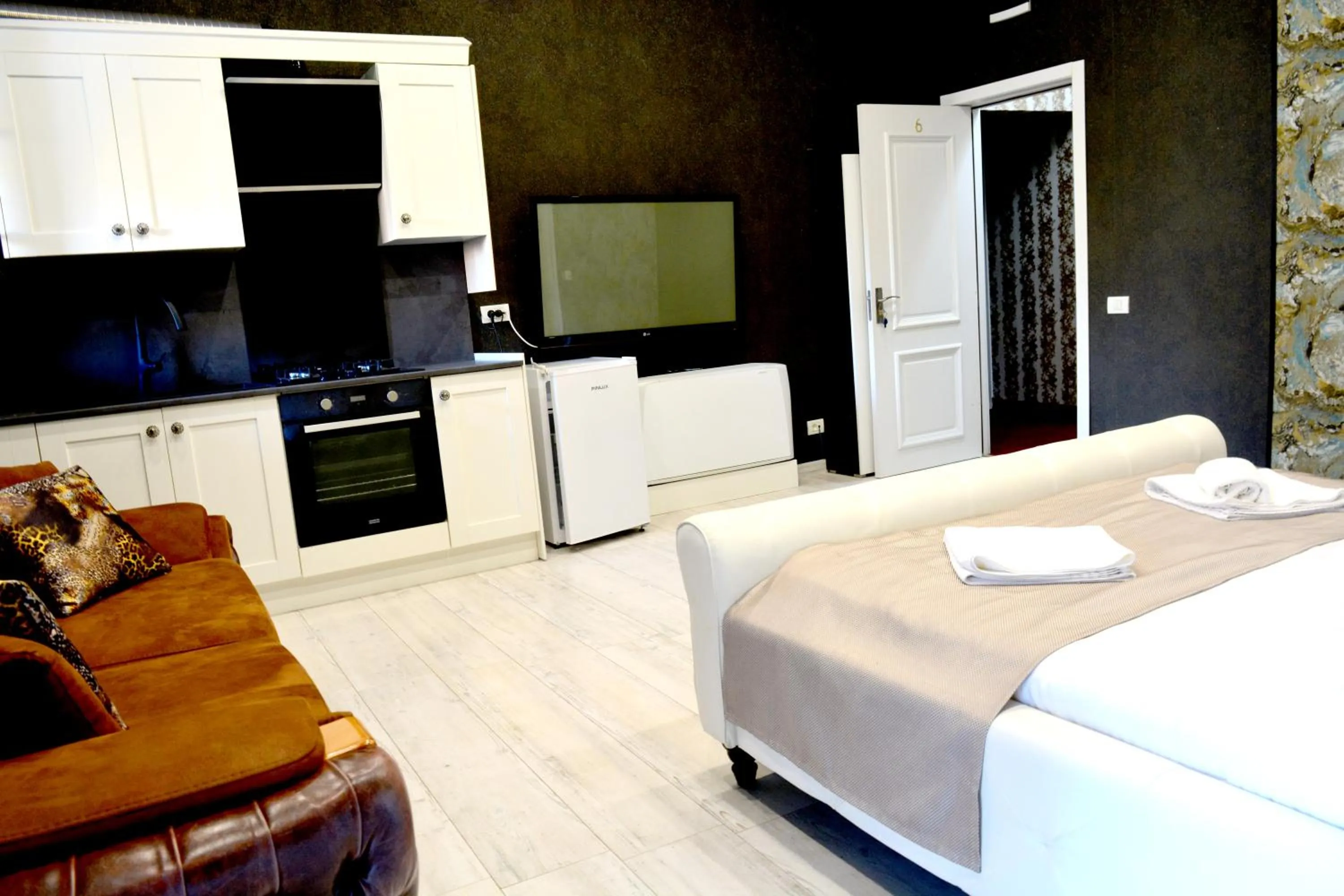 Bed in Arizet Boutique Mamaia