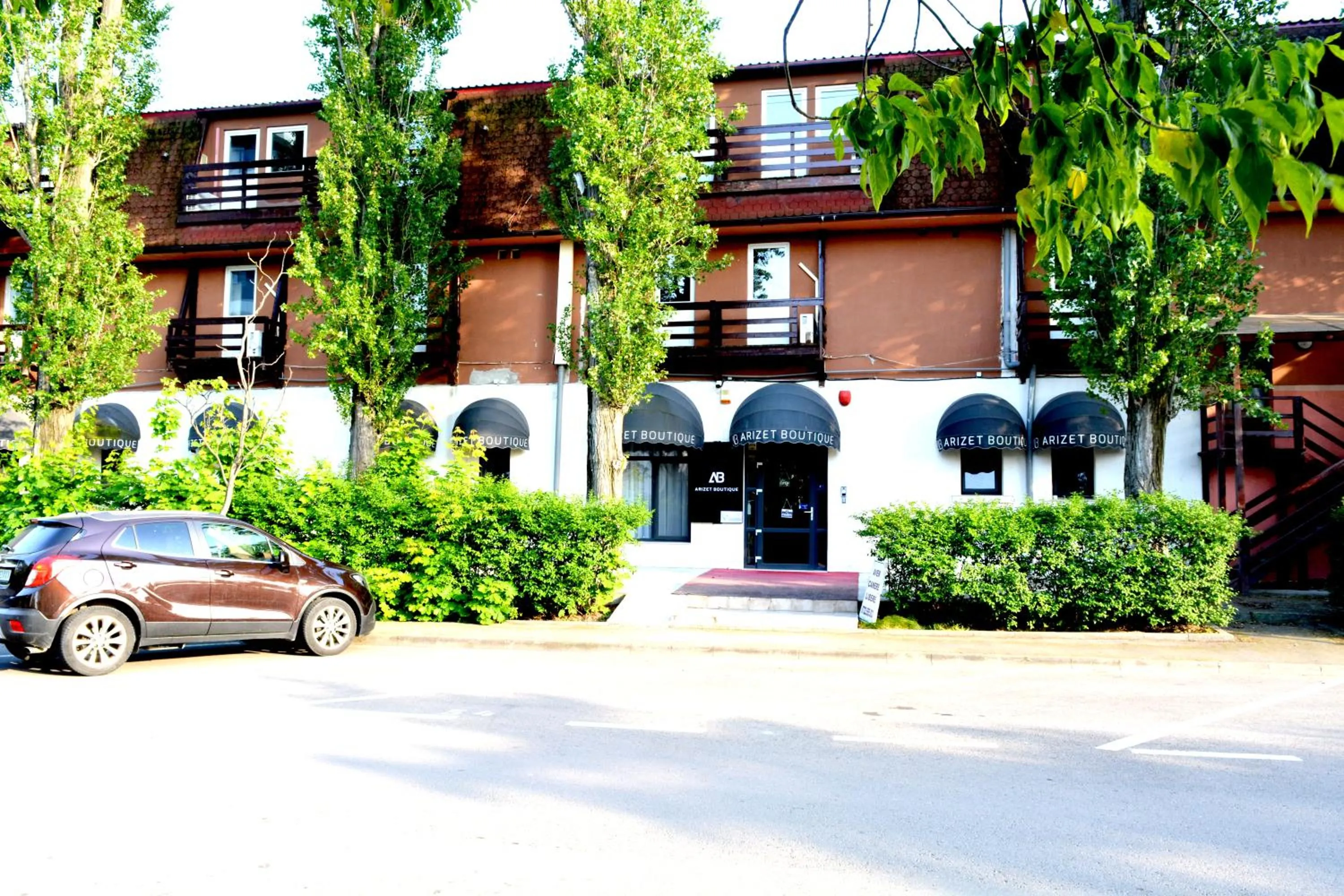 Property building in Arizet Boutique Mamaia