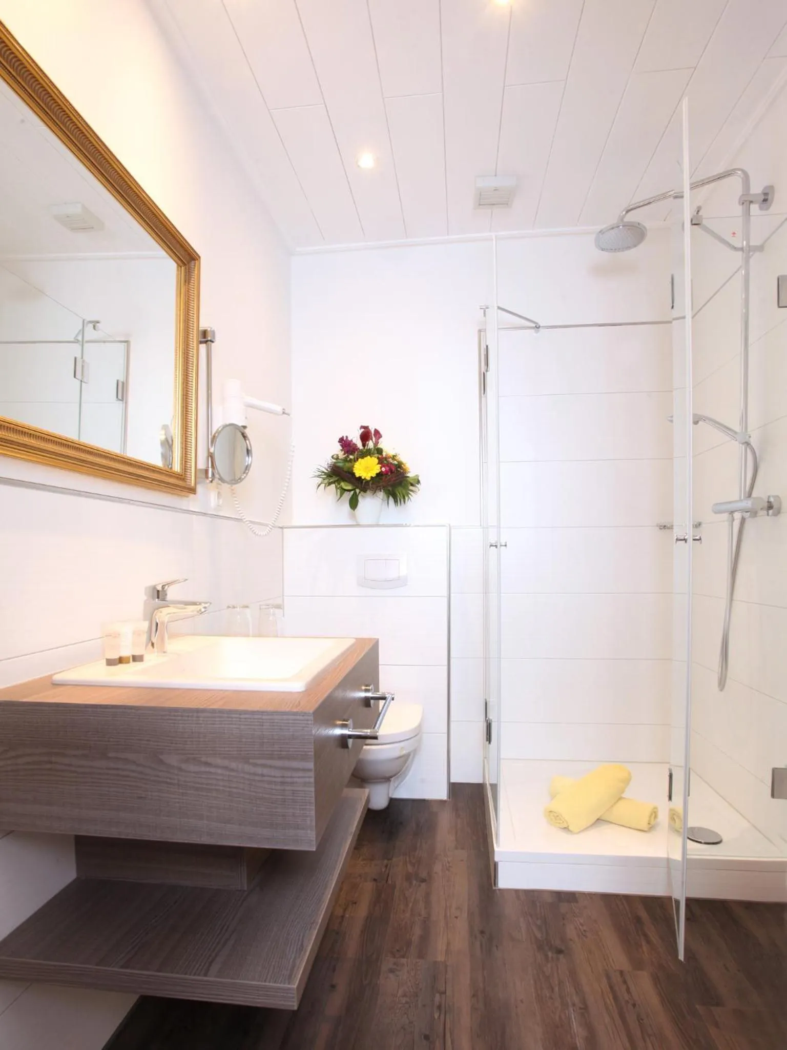 Shower in Hotel am Markt Bacharach