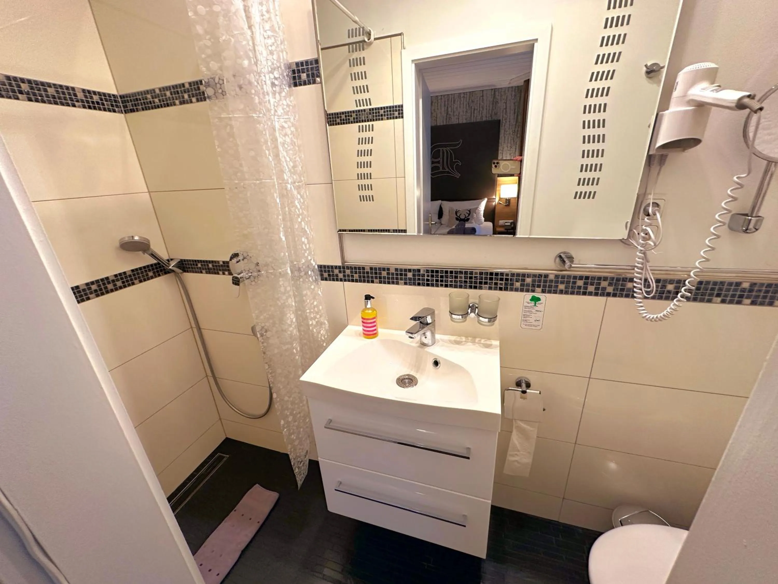 Bathroom in Hotel am Markt Bacharach