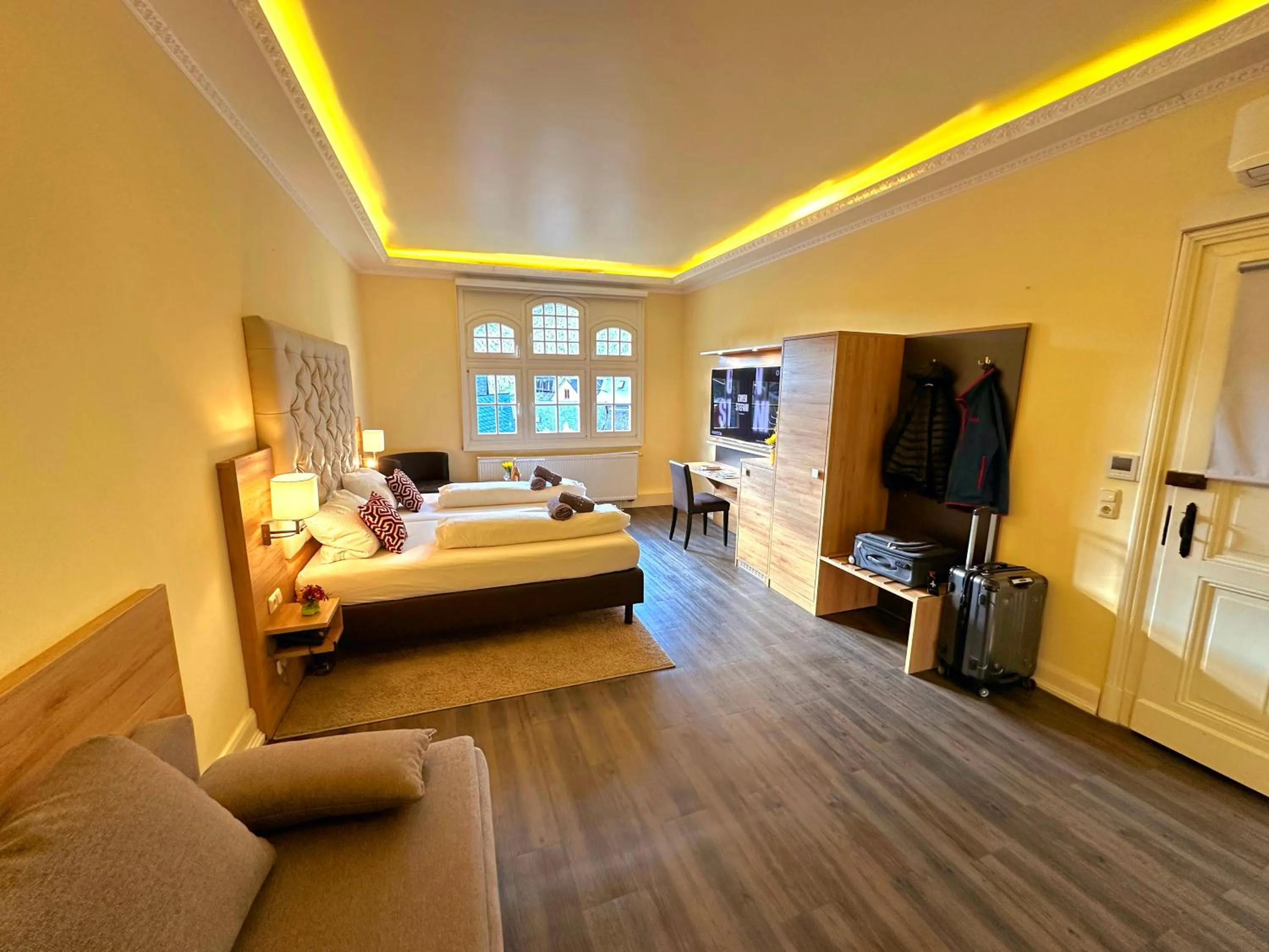 Photo of the whole room, Bed in Hotel am Markt Bacharach