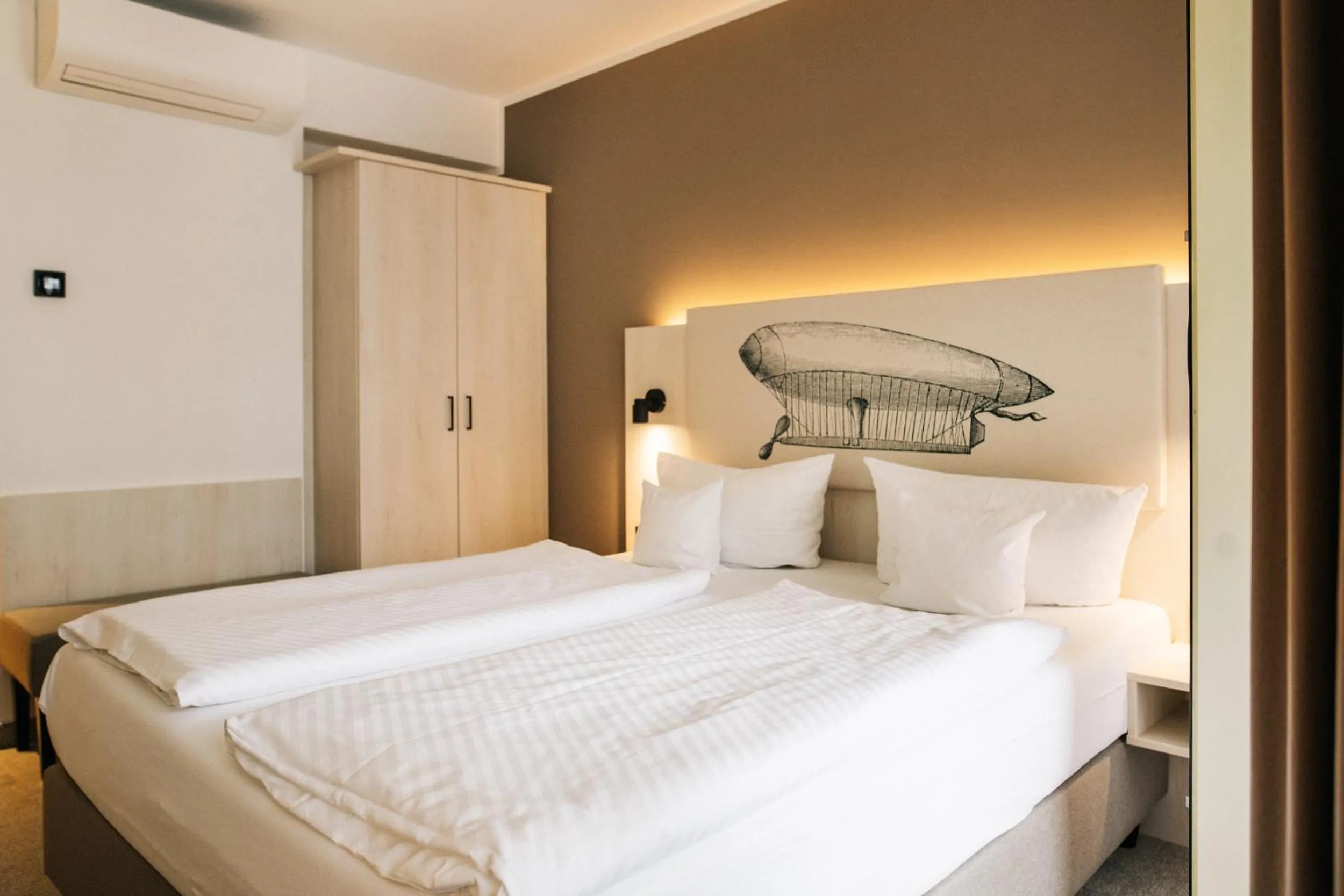 Bed in Kongresshotel Potsdam am Templiner See