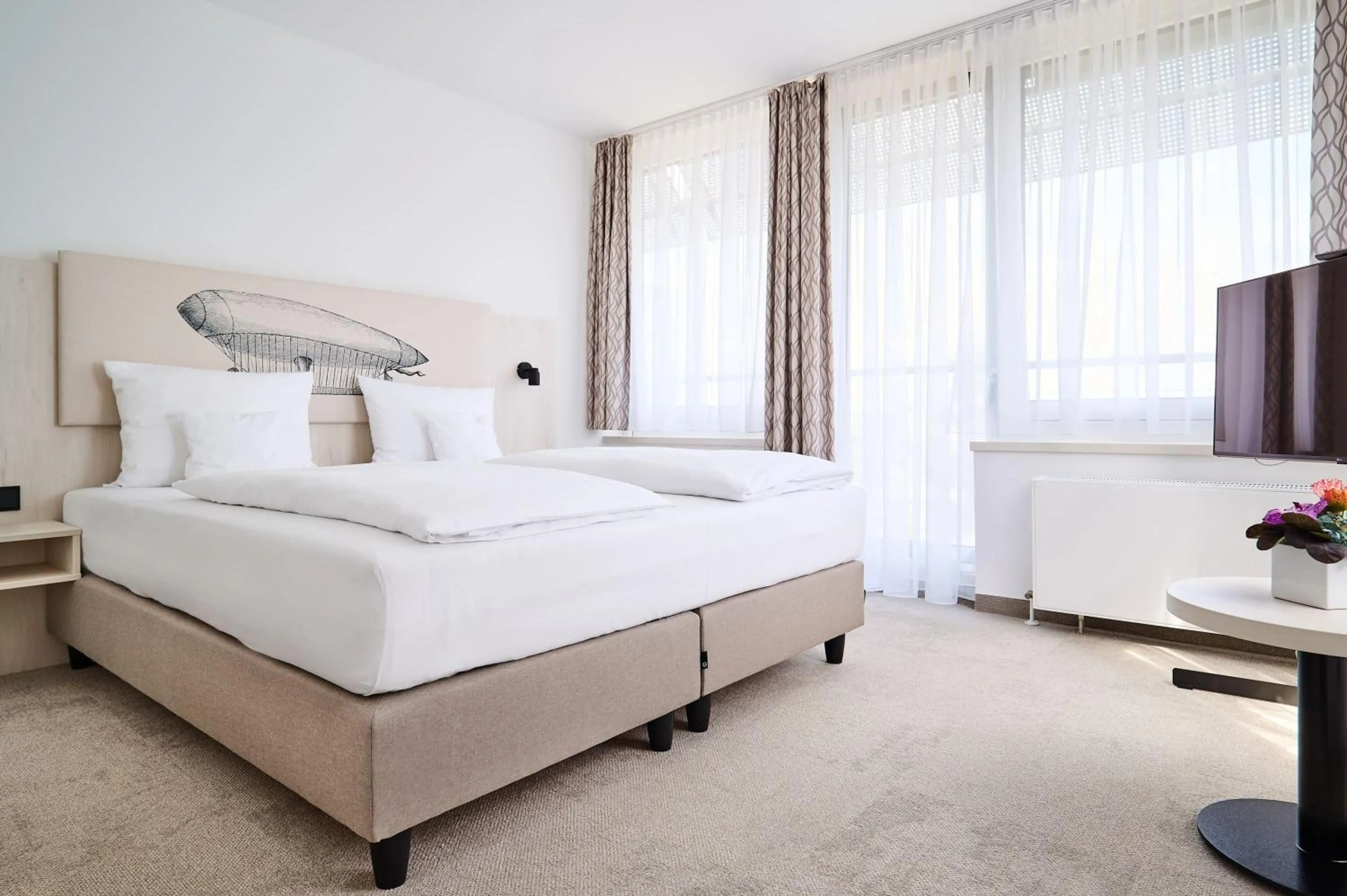 TV and multimedia, Bed in Kongresshotel Potsdam am Templiner See