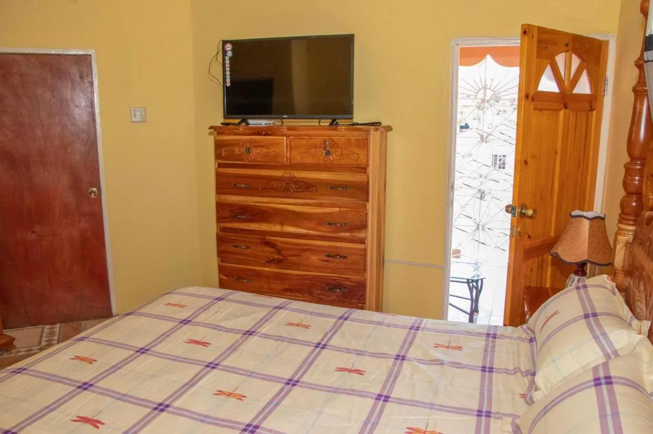 Bed in Bev's Rosevilla