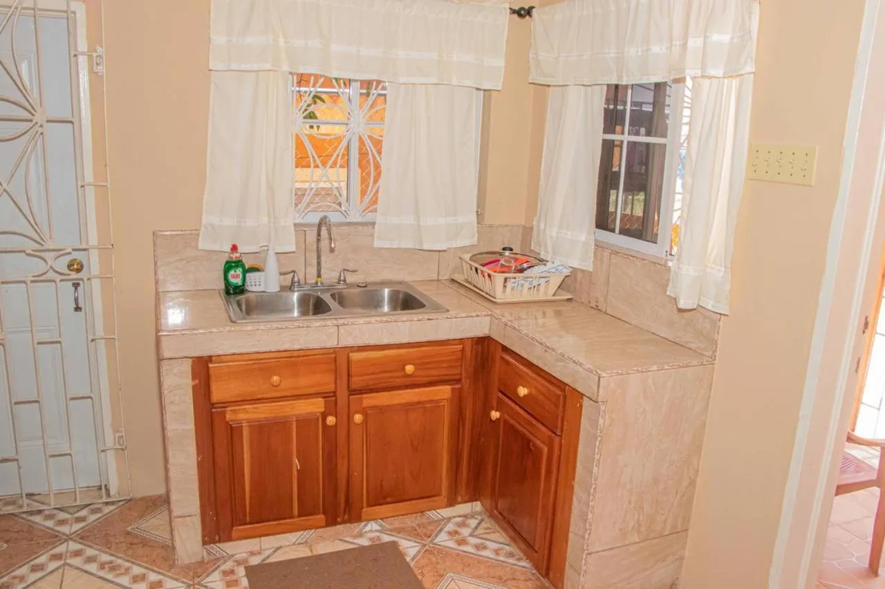 Kitchen or kitchenette in Bev's Rosevilla