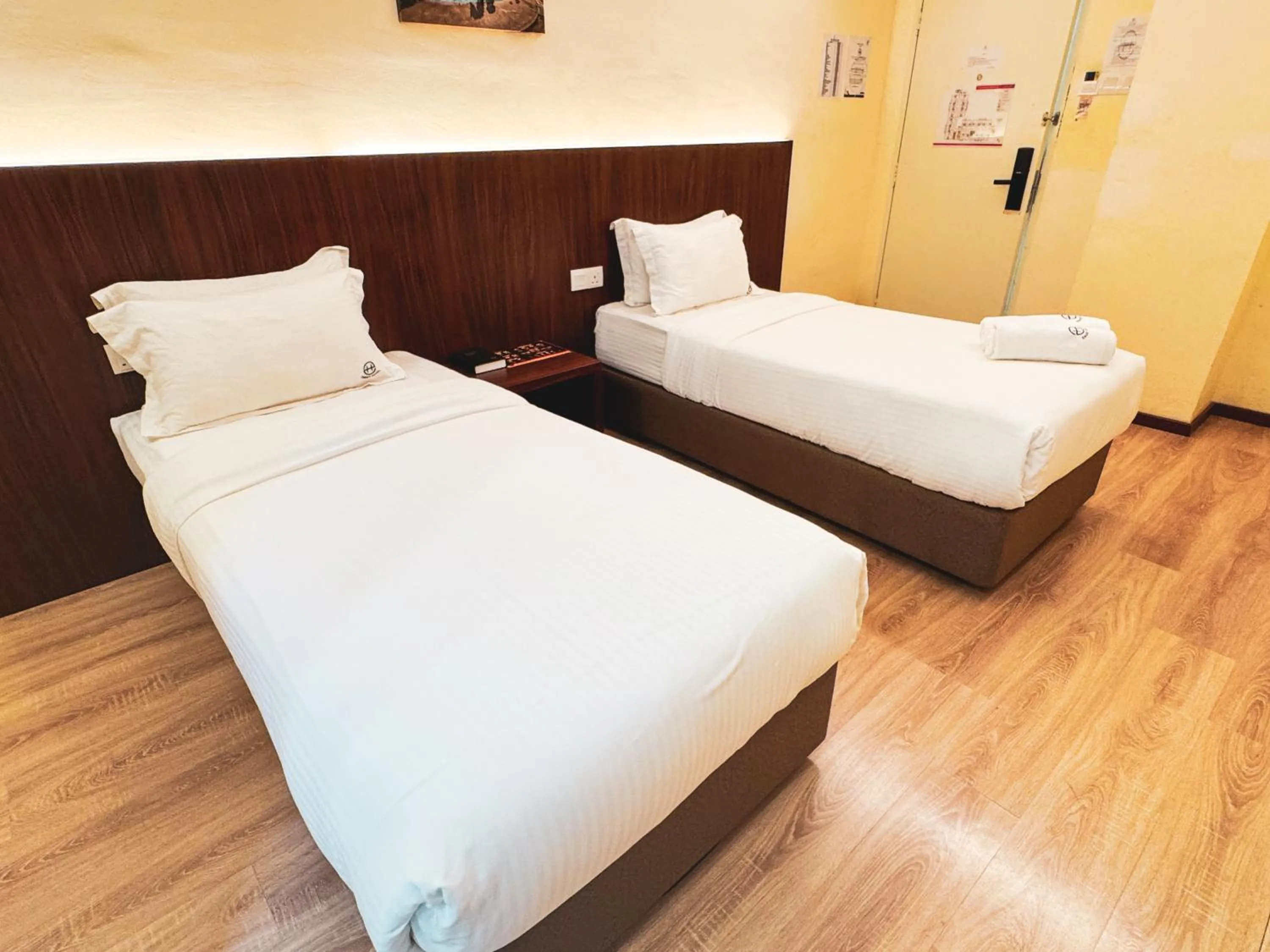 Bed in Emart Hotel (Riam)