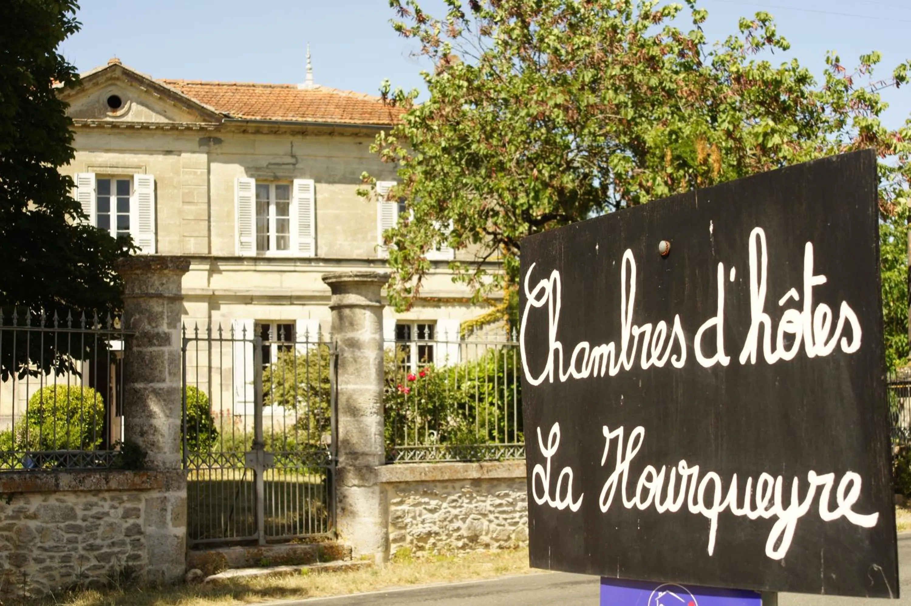 Property building in Chambres d'hôtes La Hourqueyre