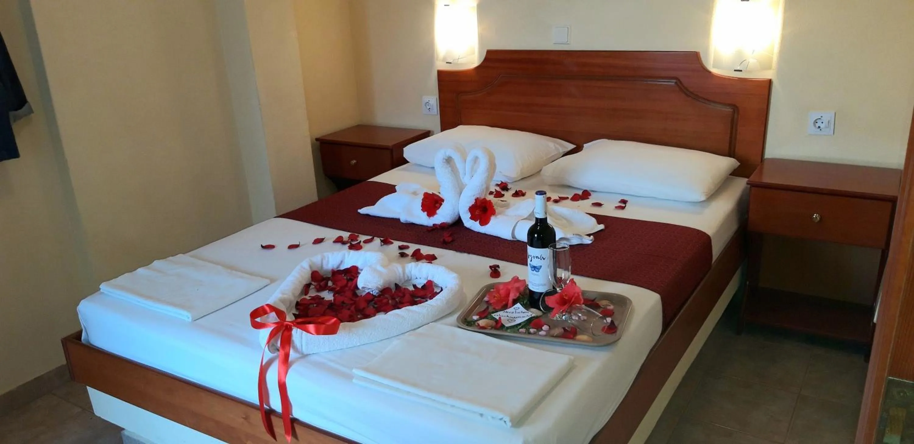 Bed in Apartmenthotel Sithon