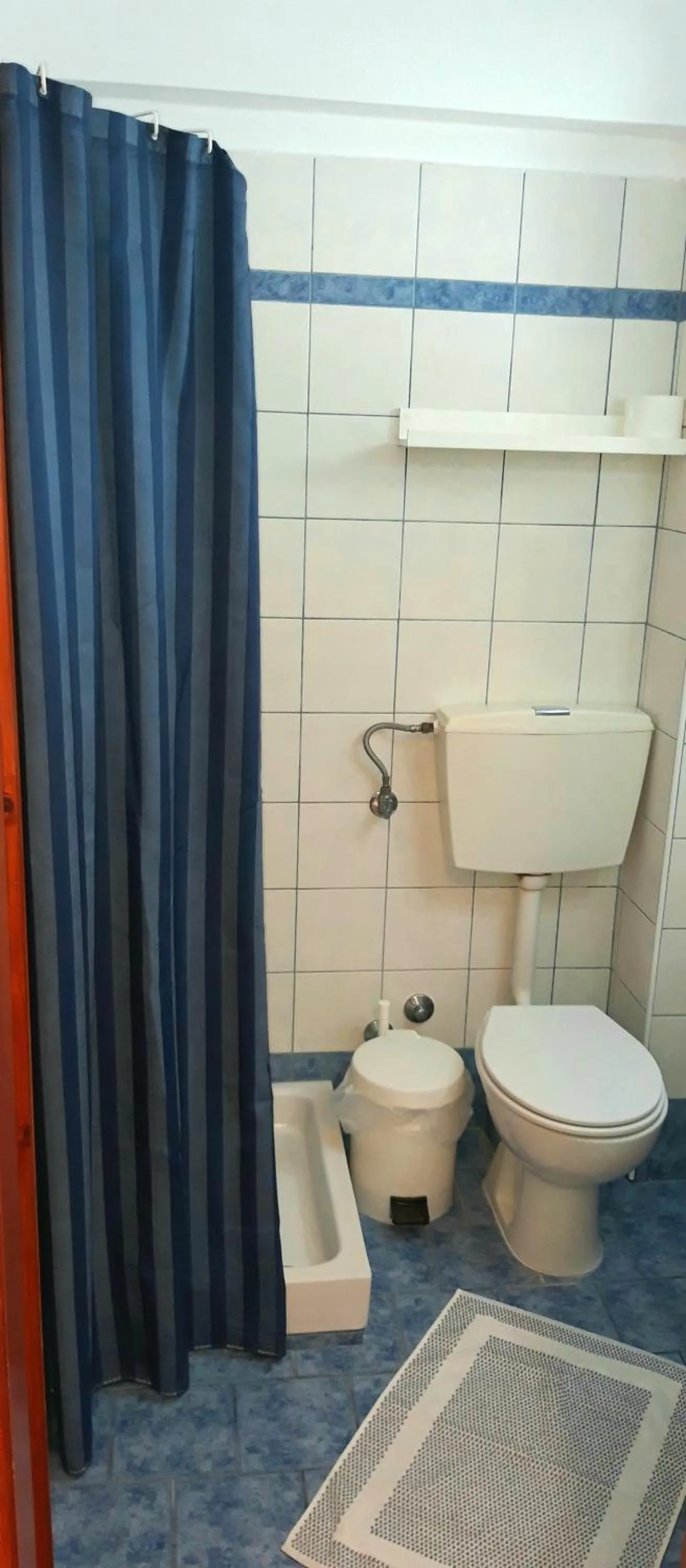 Shower in Apartmenthotel Sithon