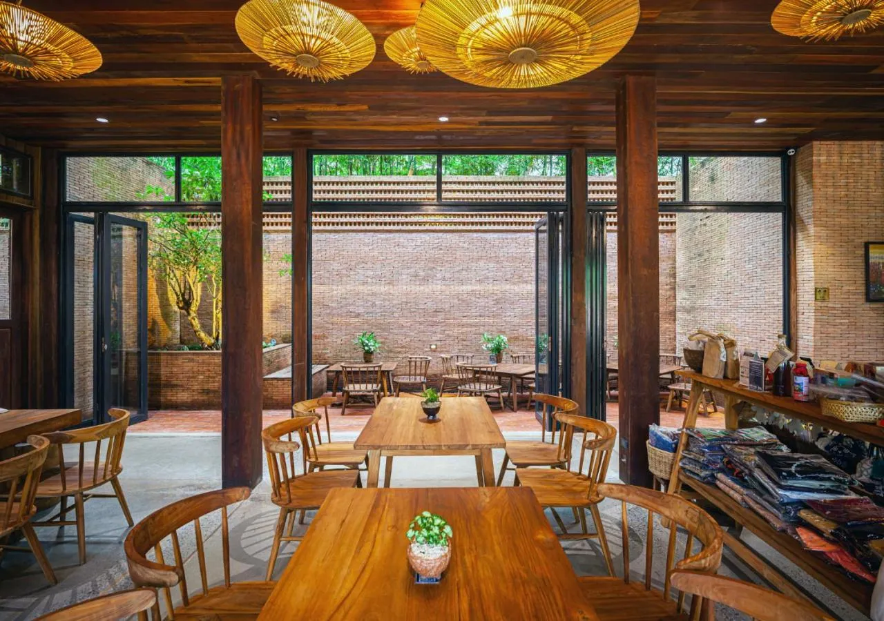 Restaurant/places to eat in Athita The Hidden Court Chiang Saen Boutique Hotel