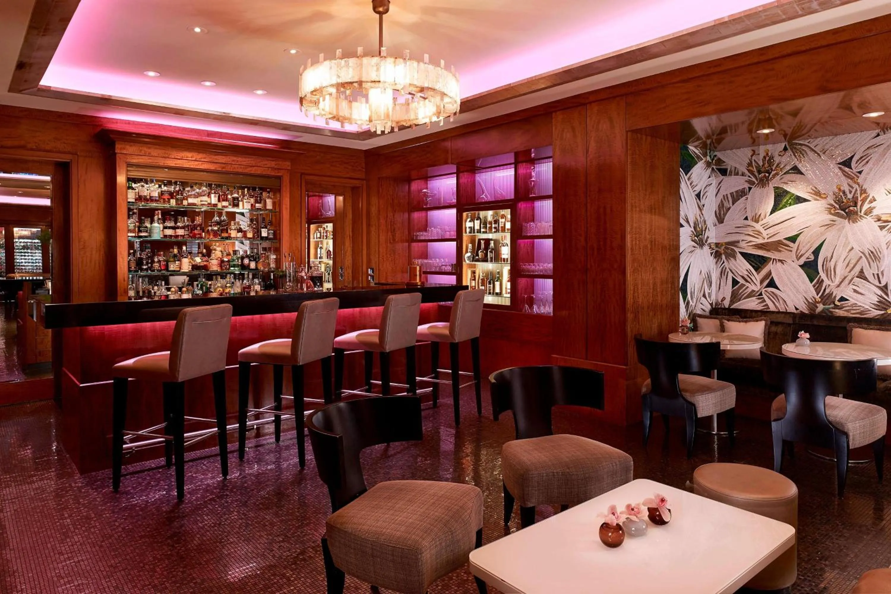 Lounge or bar in Hotel President Wilson, a Luxury Collection Hotel, Geneva