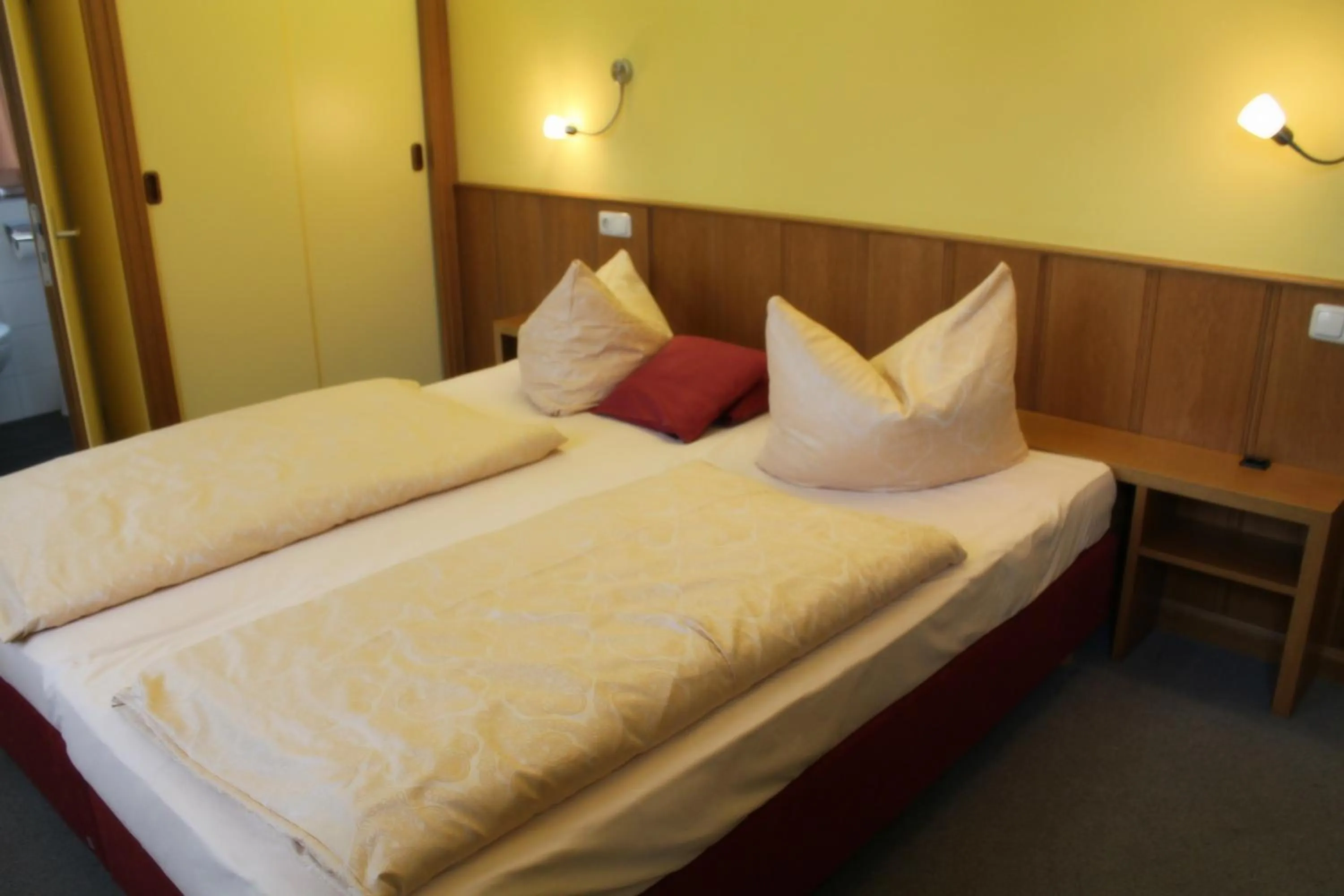 Bed in Schwarzes Lamm