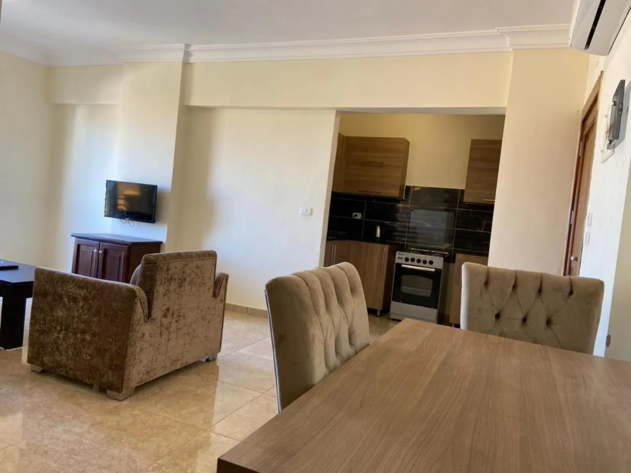 Communal lounge/ TV room in Bahga Palace 5 Residential Apartments