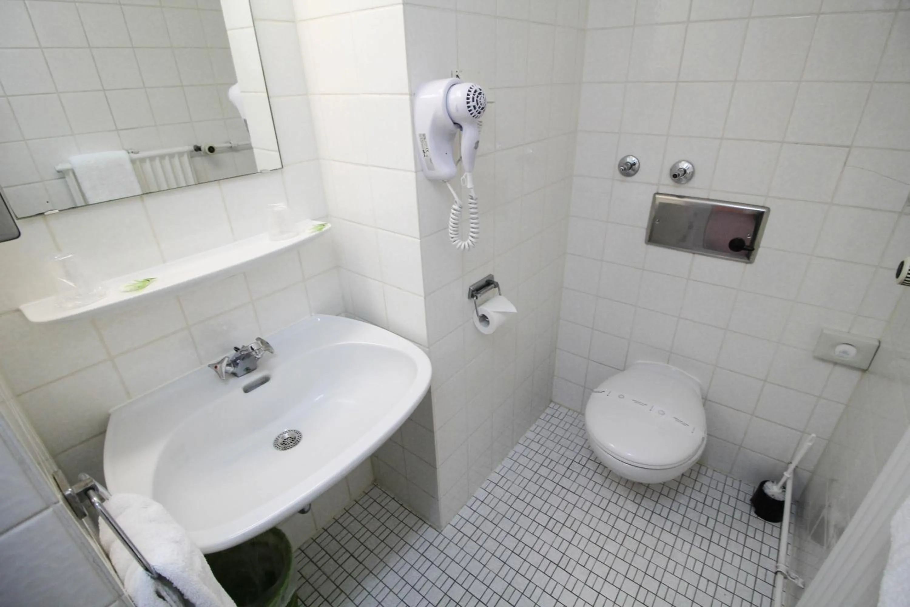 Bathroom in Hotel am Zoo