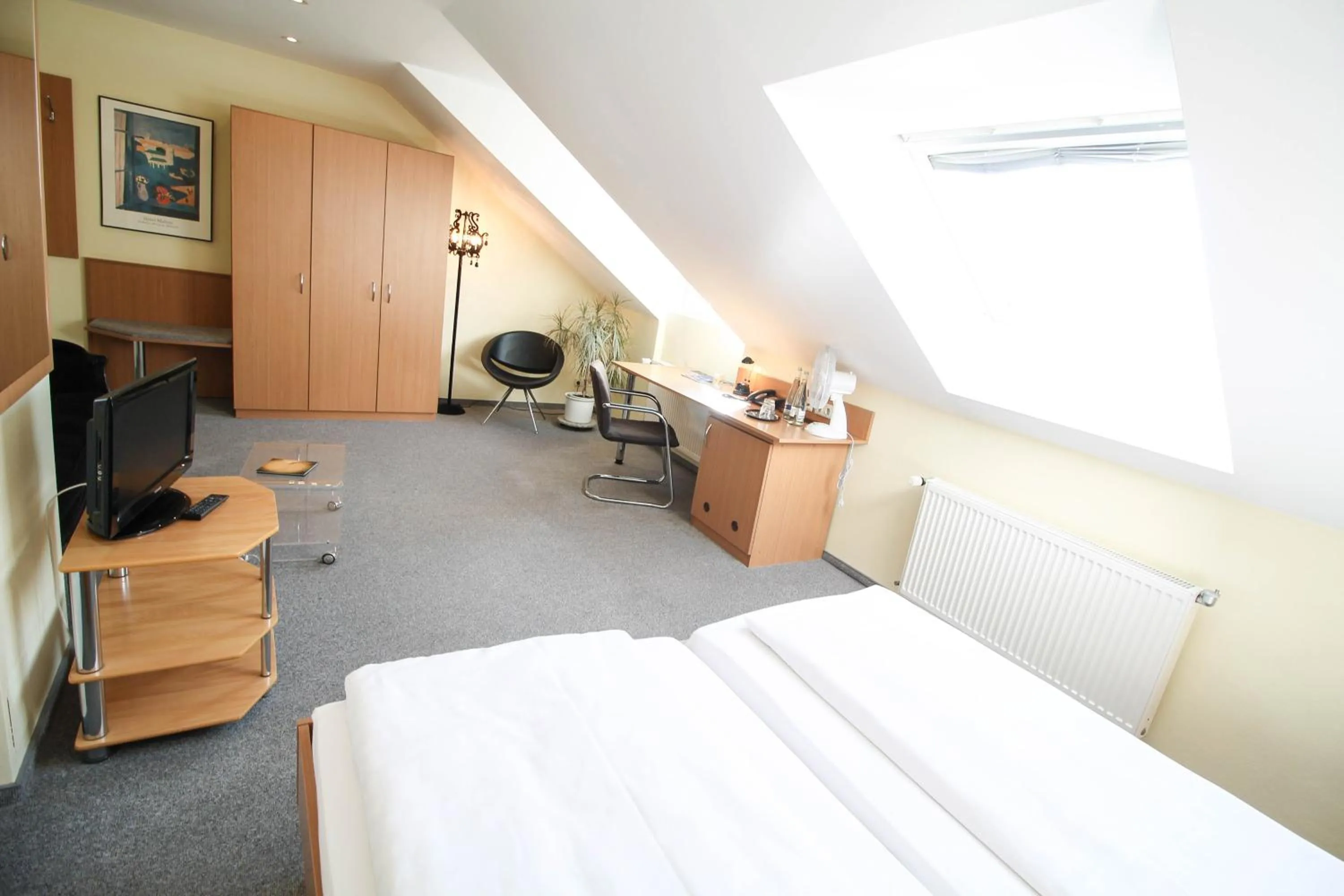 Photo of the whole room, Bed in Hotel am Zoo