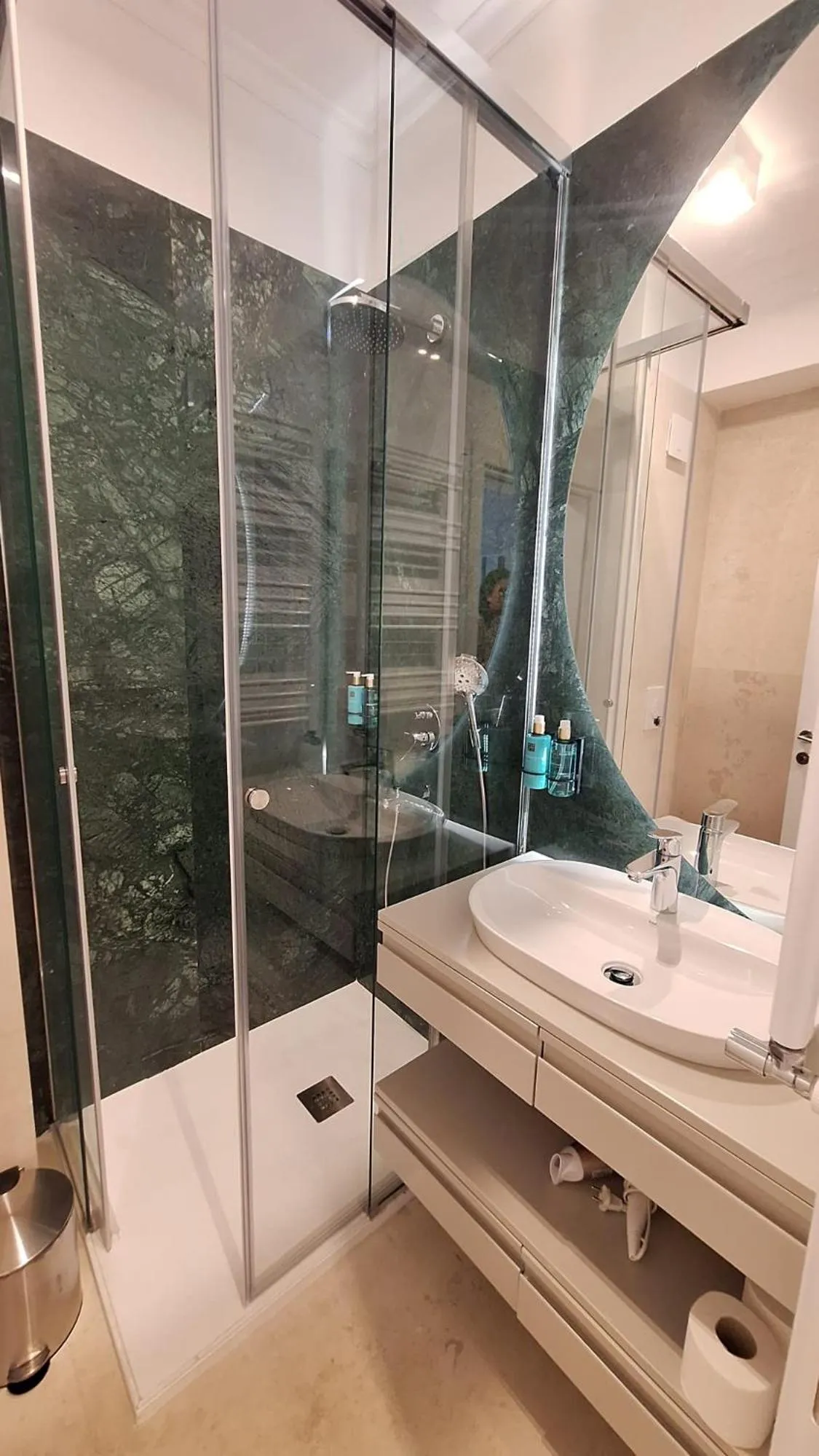 Solid Magic Apart Hotel