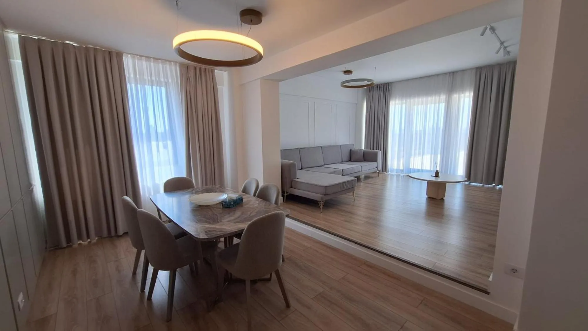 Solid Magic Apart Hotel