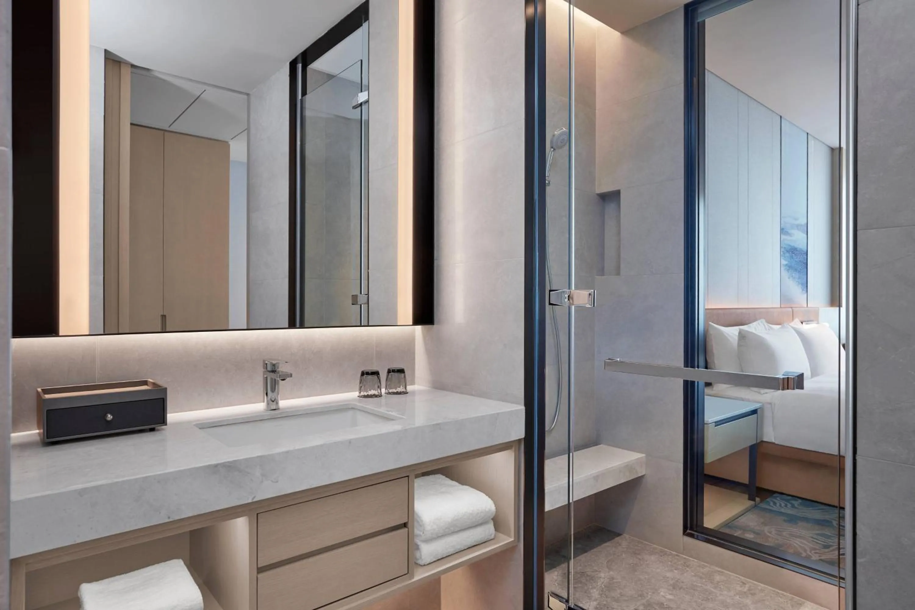 Bathroom, Bed in Courtyard by Marriott Qinhuangdao West