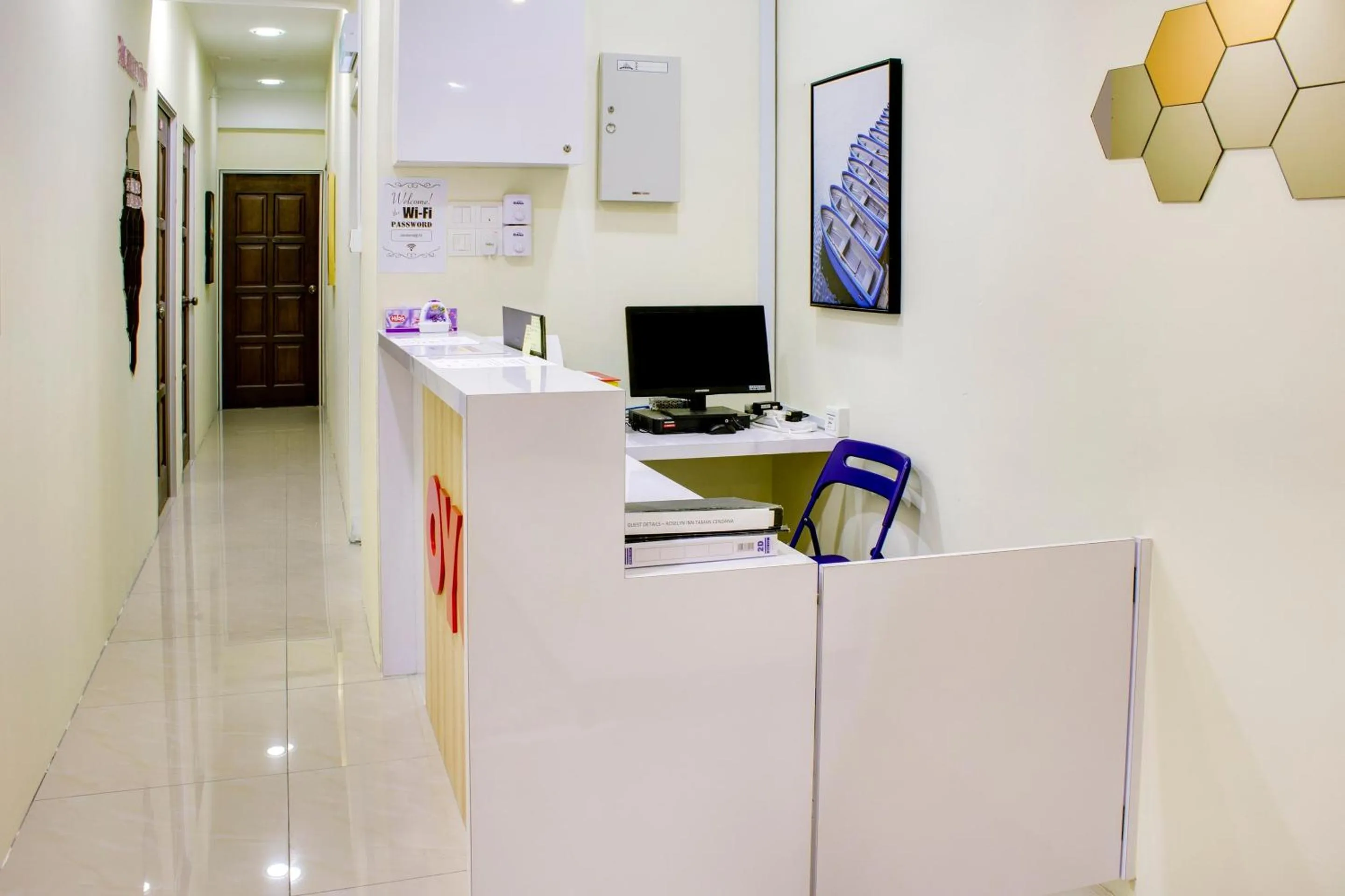 Lobby or reception in Hotel O Roselyn Inn 2