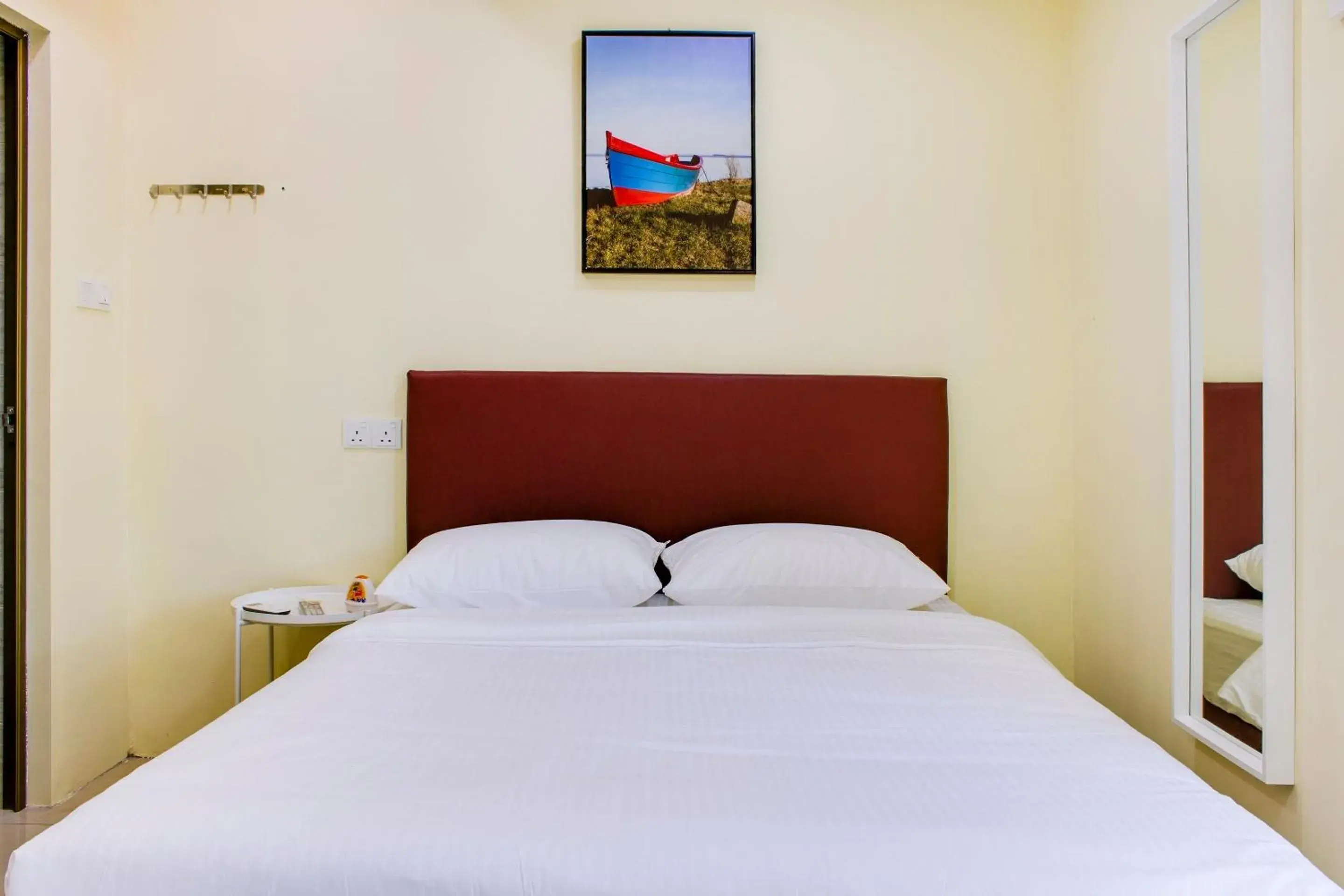 Deluxe Double Room in Hotel O Roselyn Inn 2 Deluxe Double Room in Hotel O Roselyn Inn 2