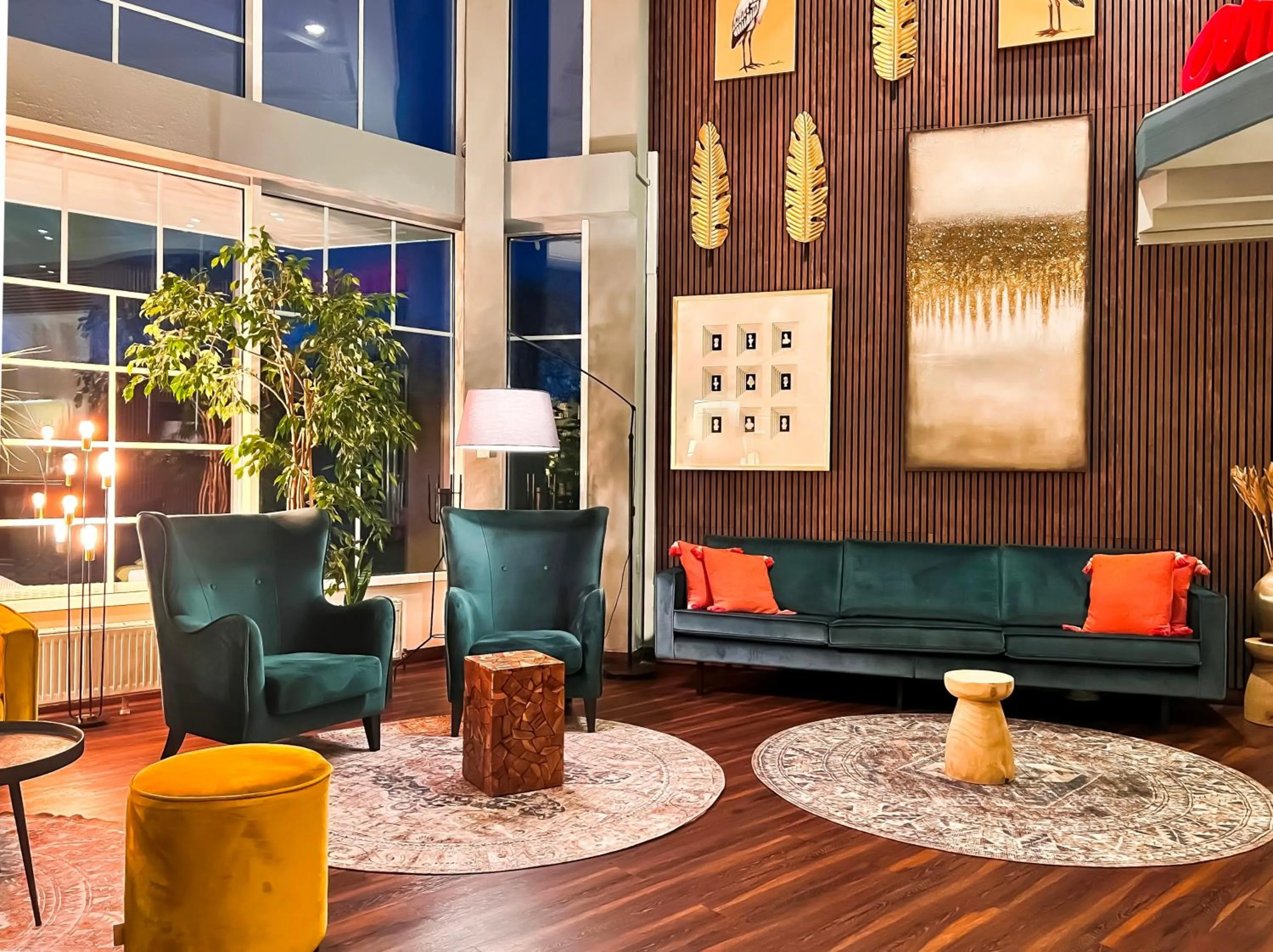 Seating area in Atrium Hotel Amadeus