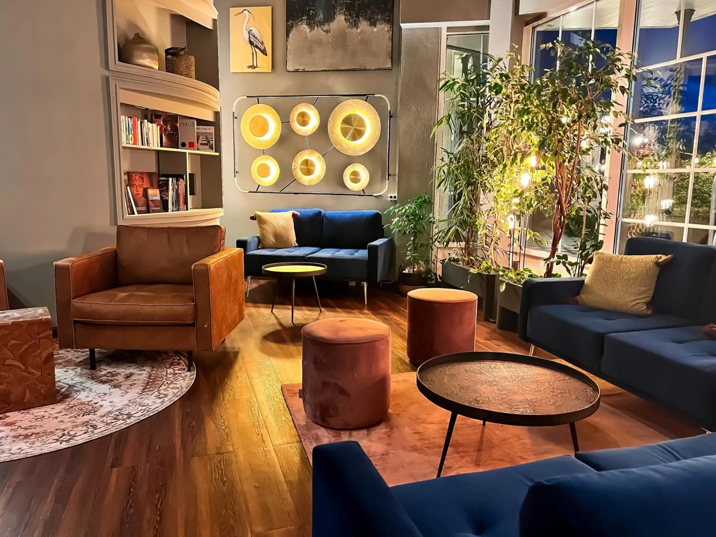 Seating area in Atrium Hotel Amadeus