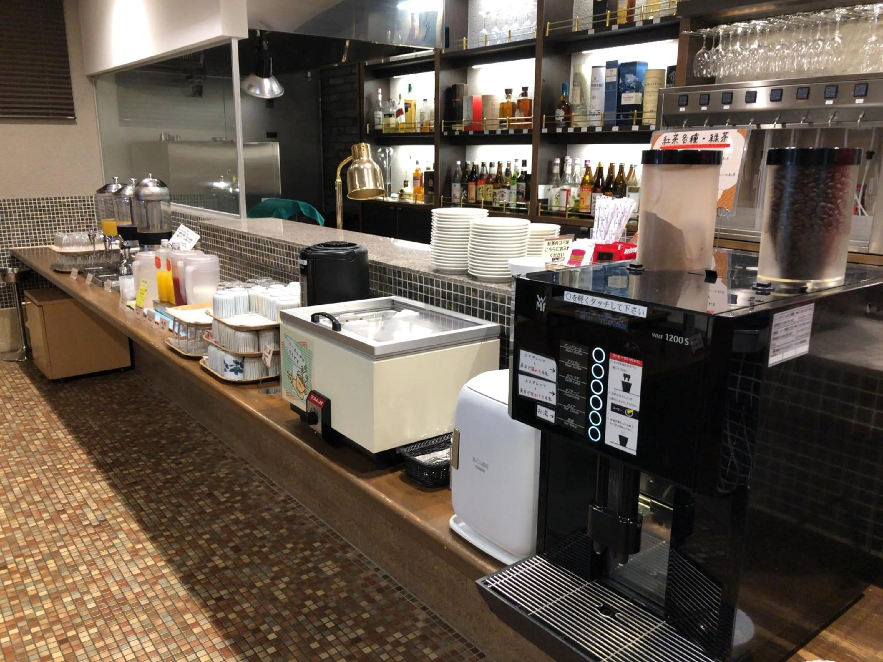 Breakfast in Silk Hotel