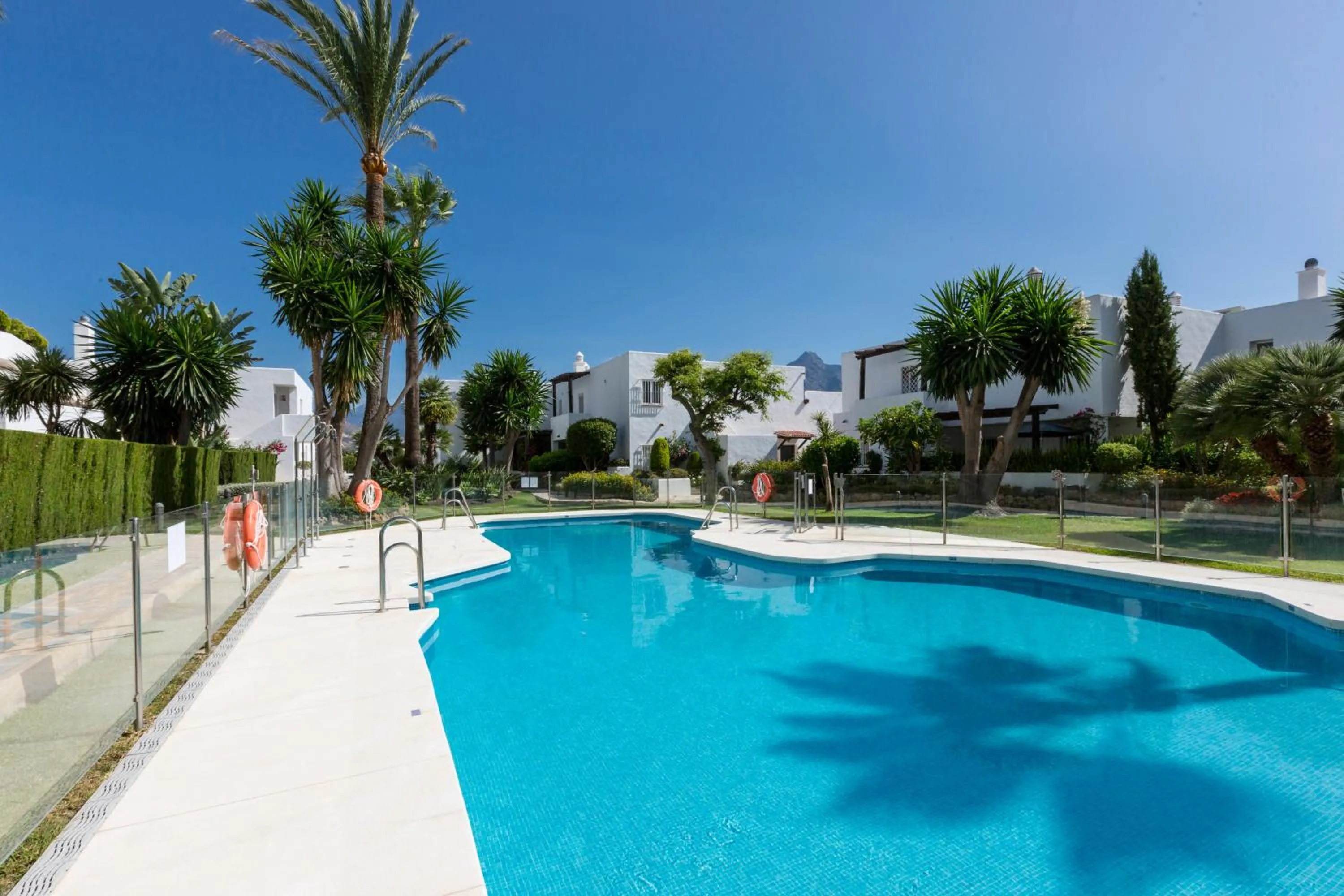 Bella Vista Puerto Banus apartment with sea views