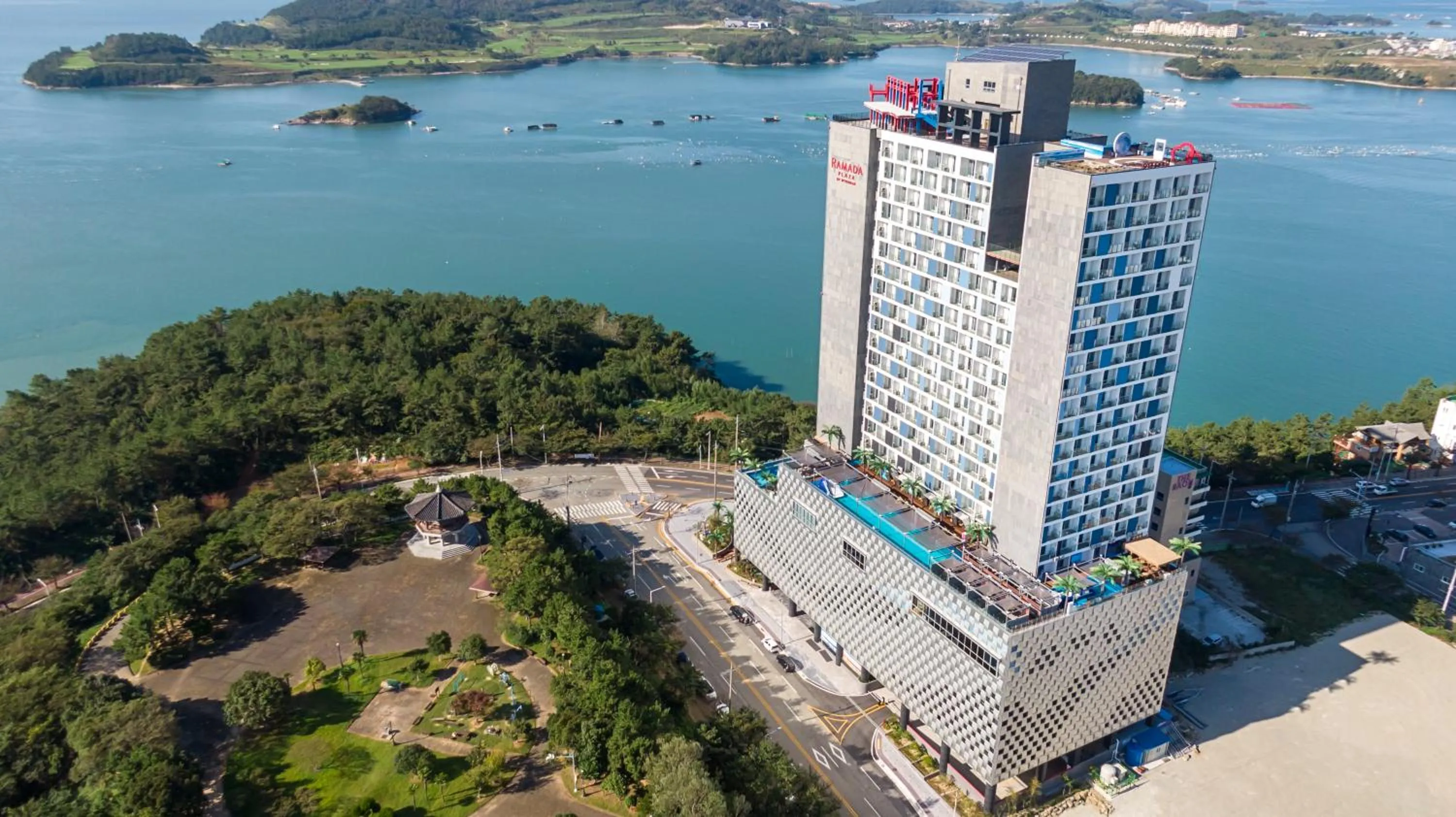 Property building in Ramada Plaza by Wyndham Dolsan Yeosu