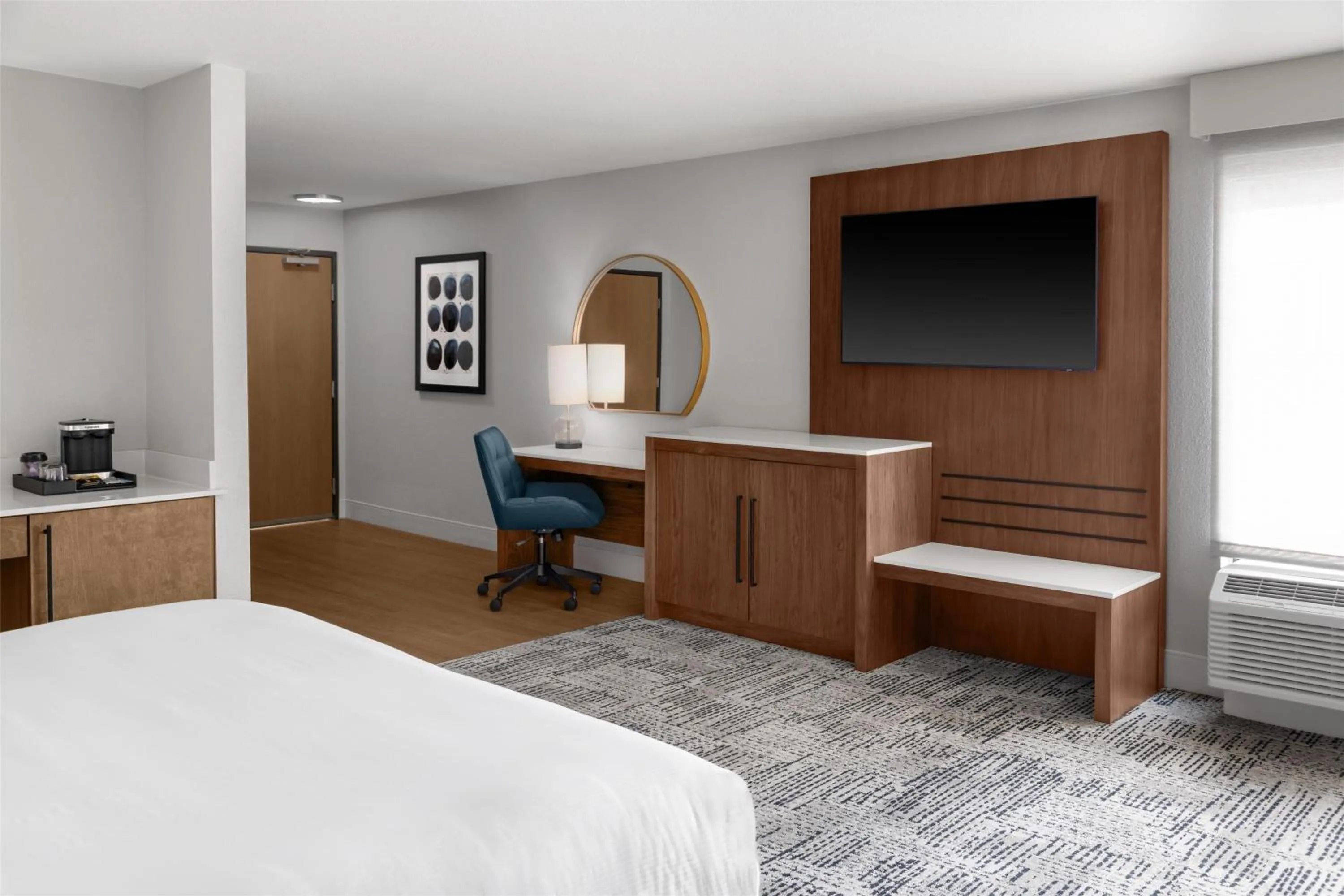 Bedroom, Bed in Doubletree By Hilton Owatonna