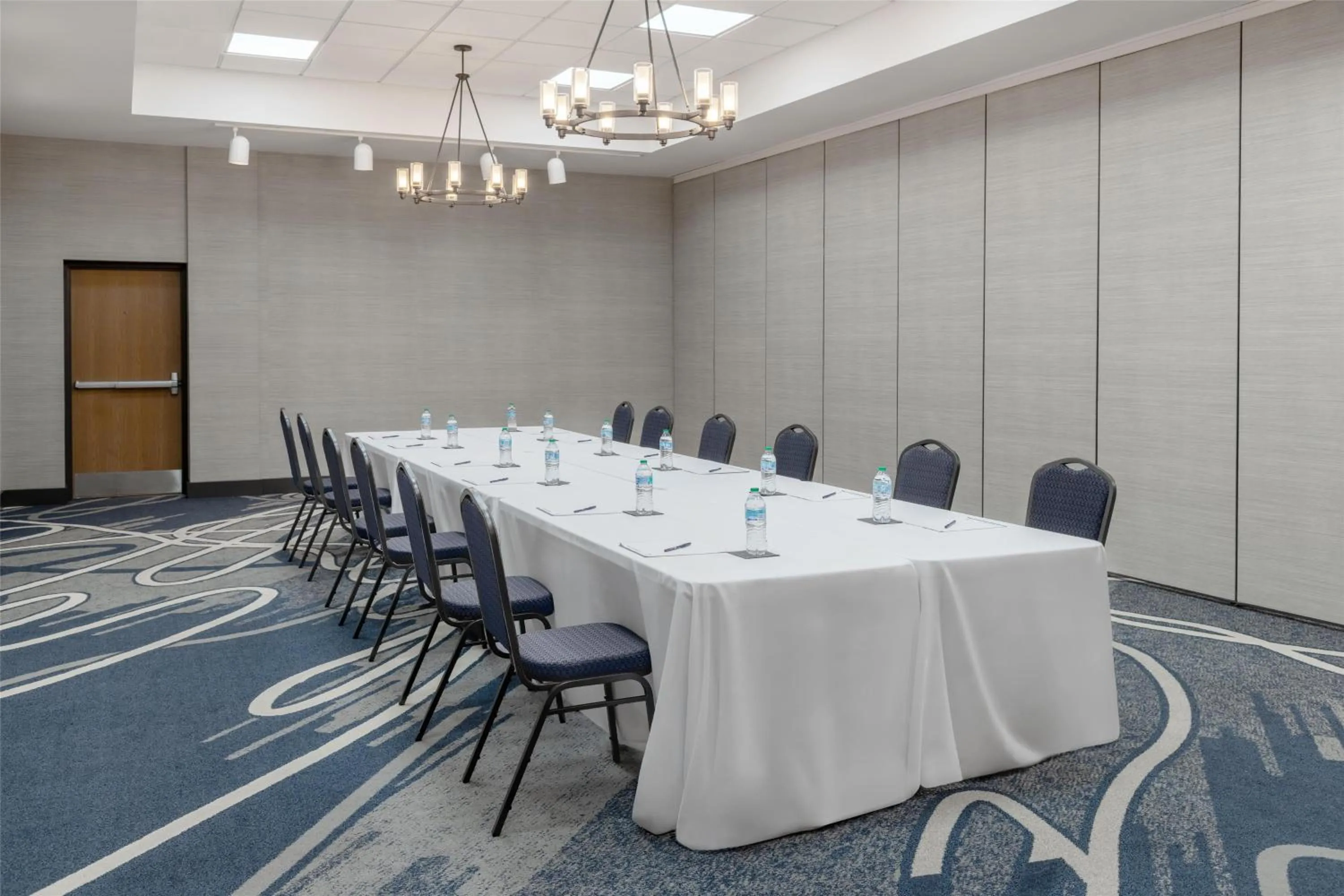 Meeting/conference room in Doubletree By Hilton Owatonna