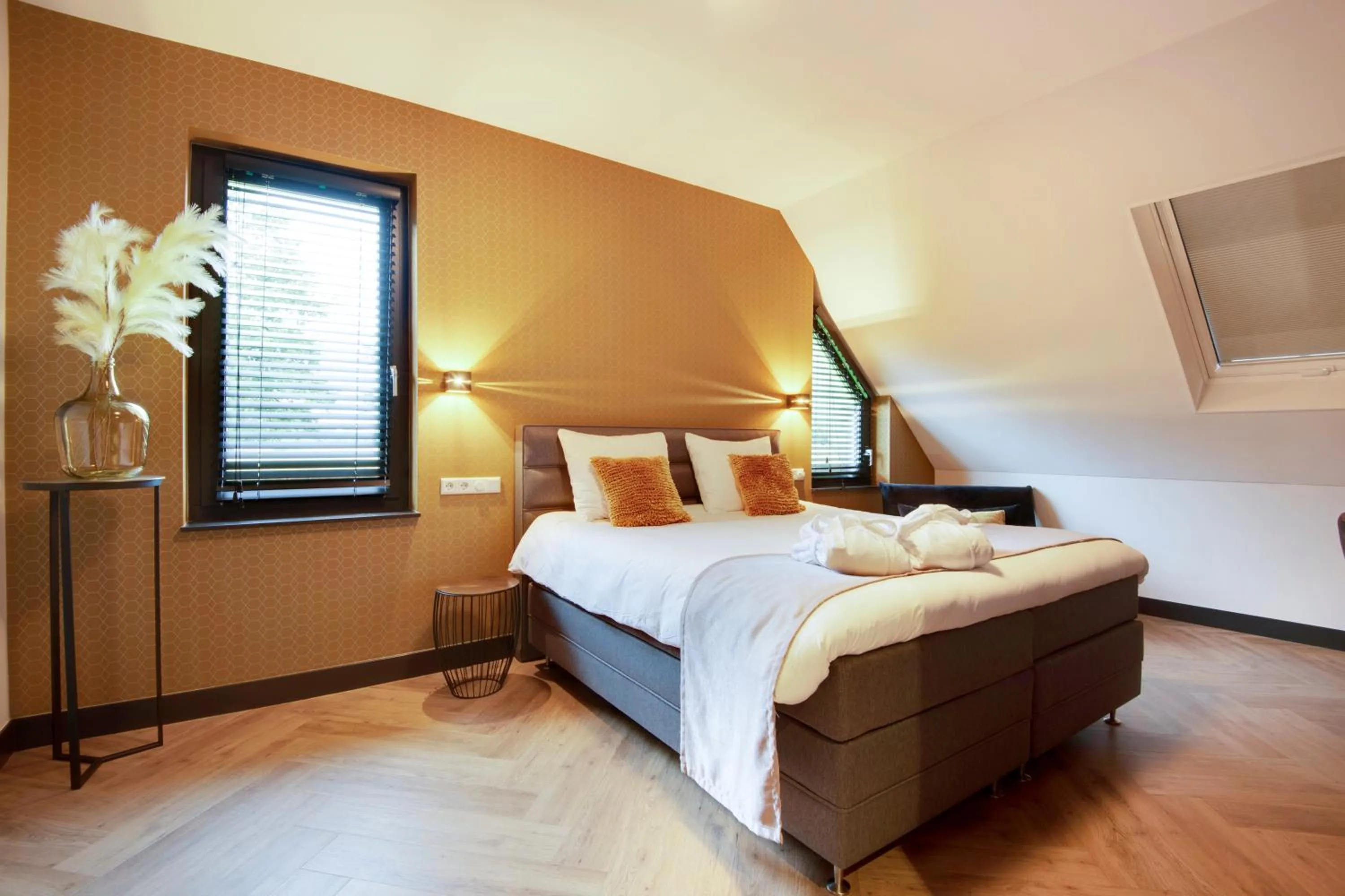 Photo of the whole room, Bed in Op dn Kreijtenberg