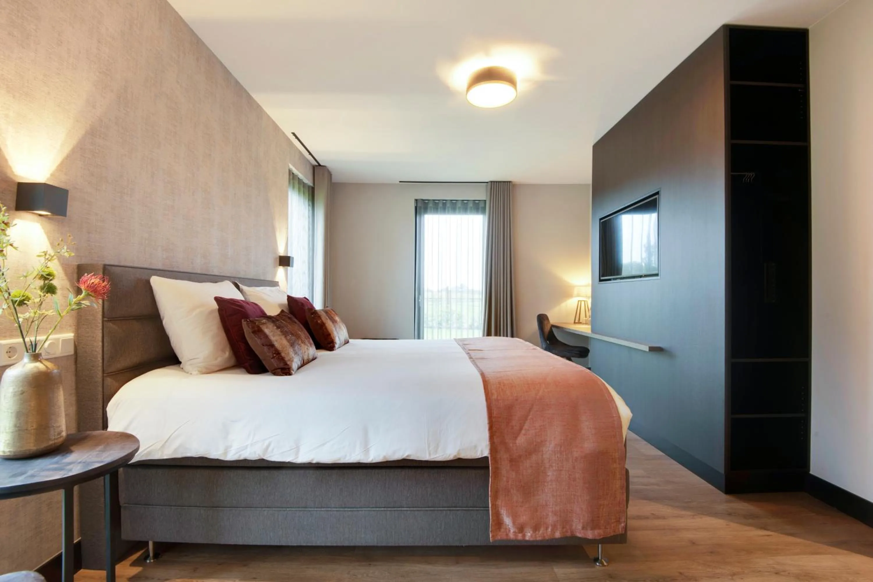 Photo of the whole room, Bed in Op dn Kreijtenberg