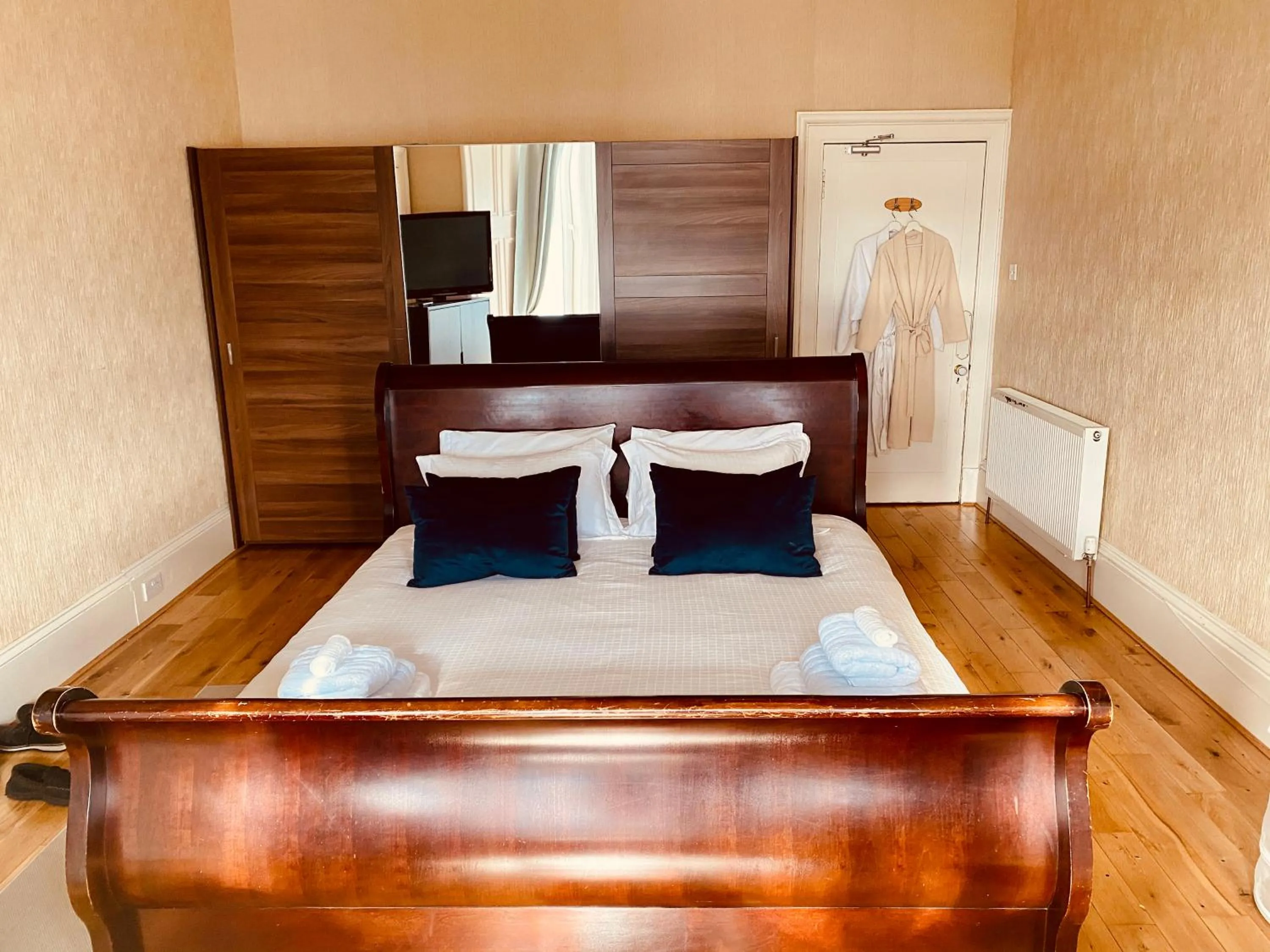 Bed in Ardmor Guest House