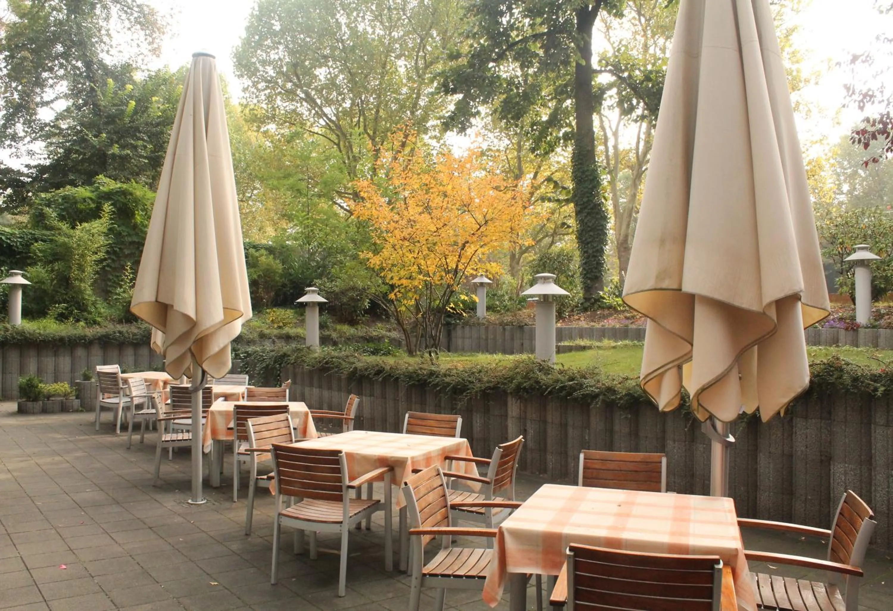 Patio, Restaurant/Places to Eat in Michels Apart Hotel Berlin