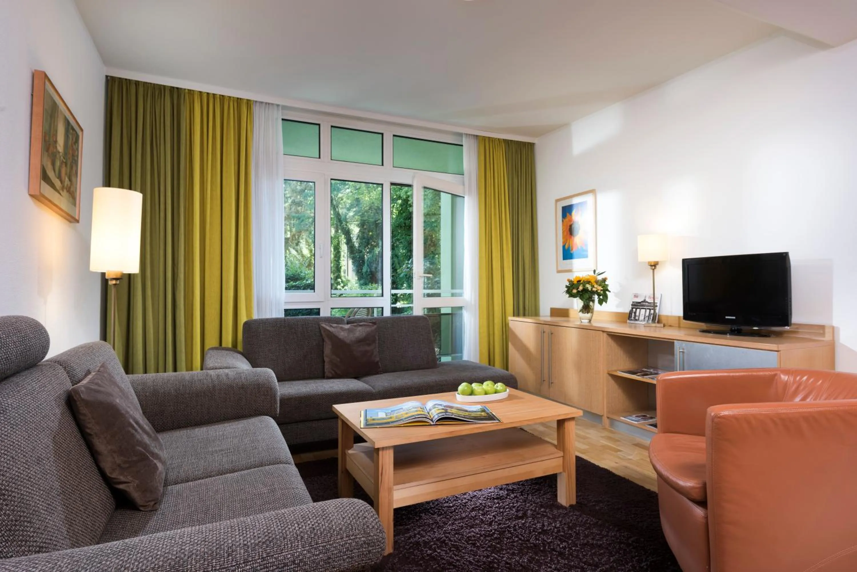 TV and multimedia, Seating Area in Michels Apart Hotel Berlin
