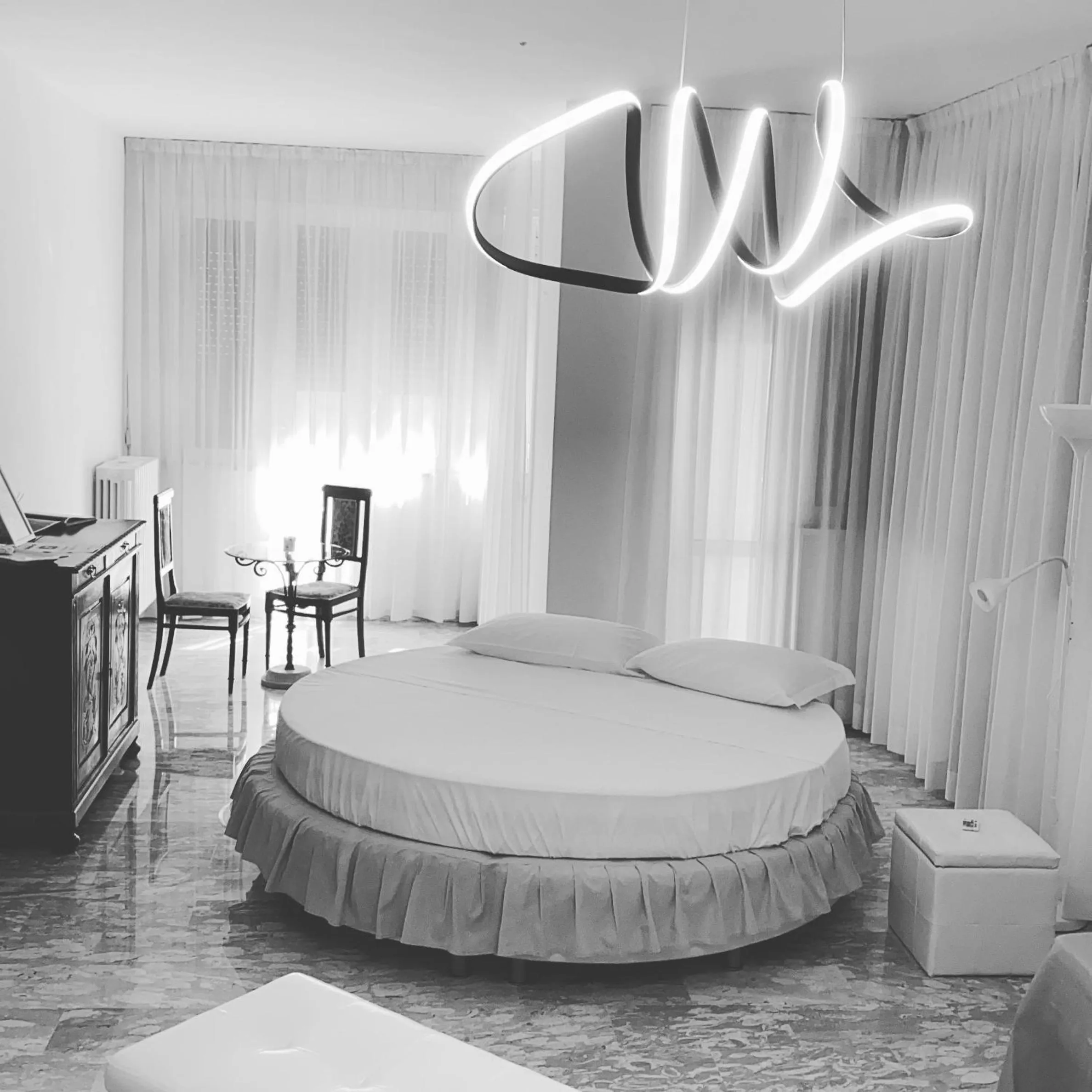 Photo of the whole room, Bed in B&B "Lo Straniero"